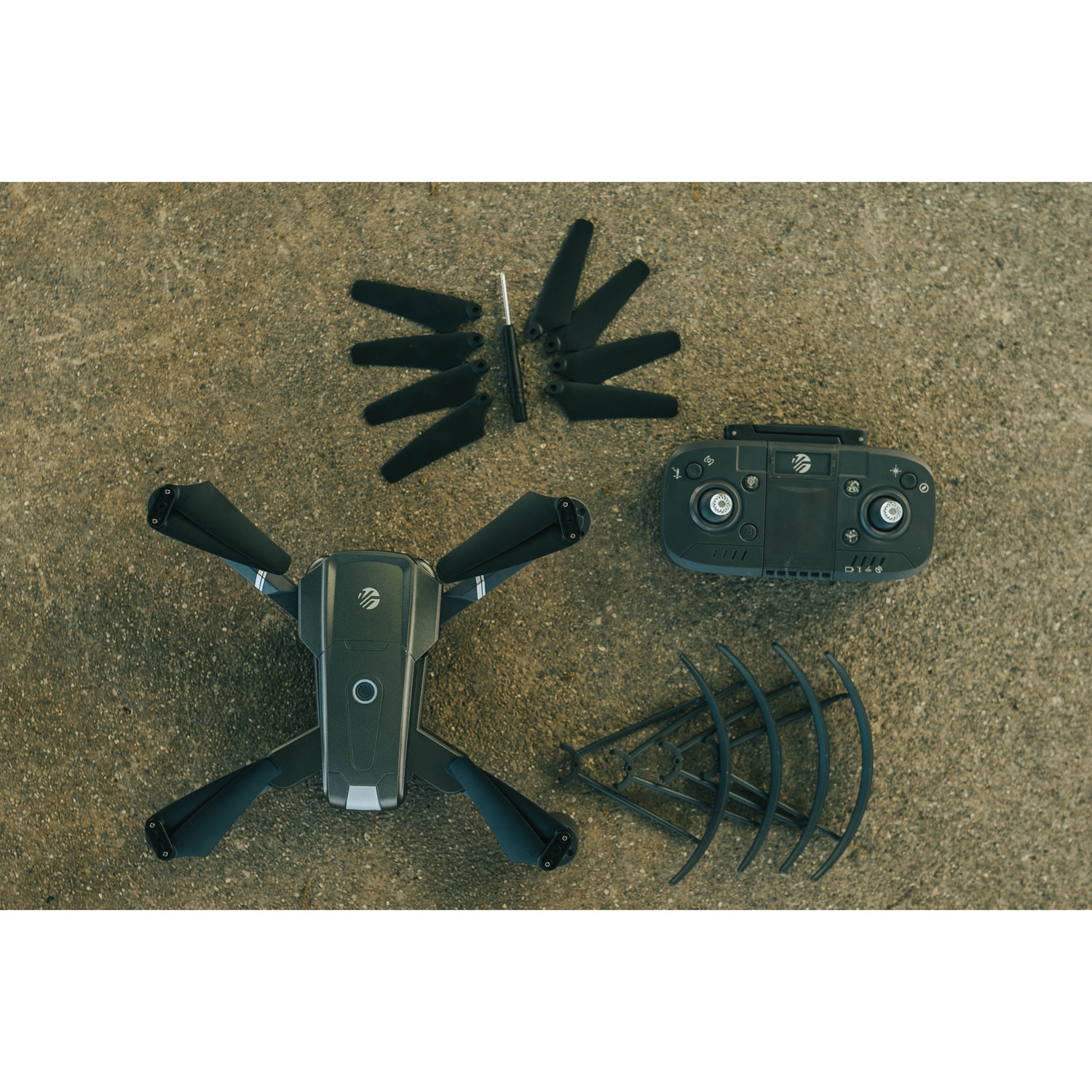 Drone/avion téléguidé vidéo Skyhawk de Vivitar avec caméra et manette - Noir - Exclusivité de Best Buy