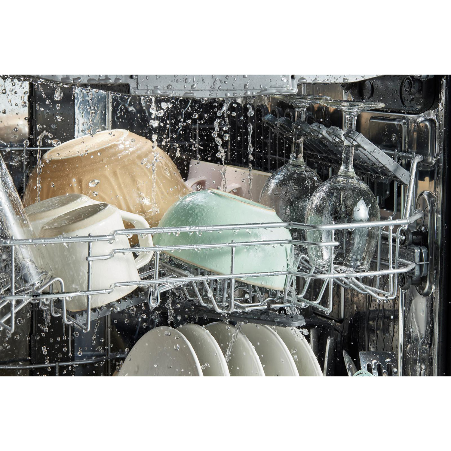 Lave-vaisselle encastrable 24 po 44 dB de Whirlpool à cuve en inox et 3e panier - Noir