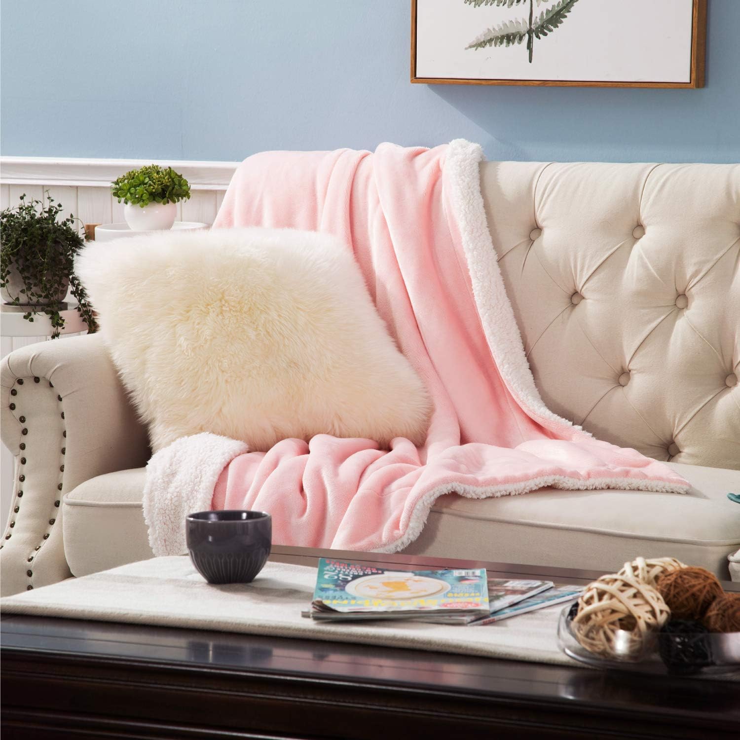 Bedsure Sherpa Fleece Throw Blanket for Couch - Thick and Warm Blankets, Soft and Fuzzy Throw Blanket for Sofa, Pink, 50x60 Inches