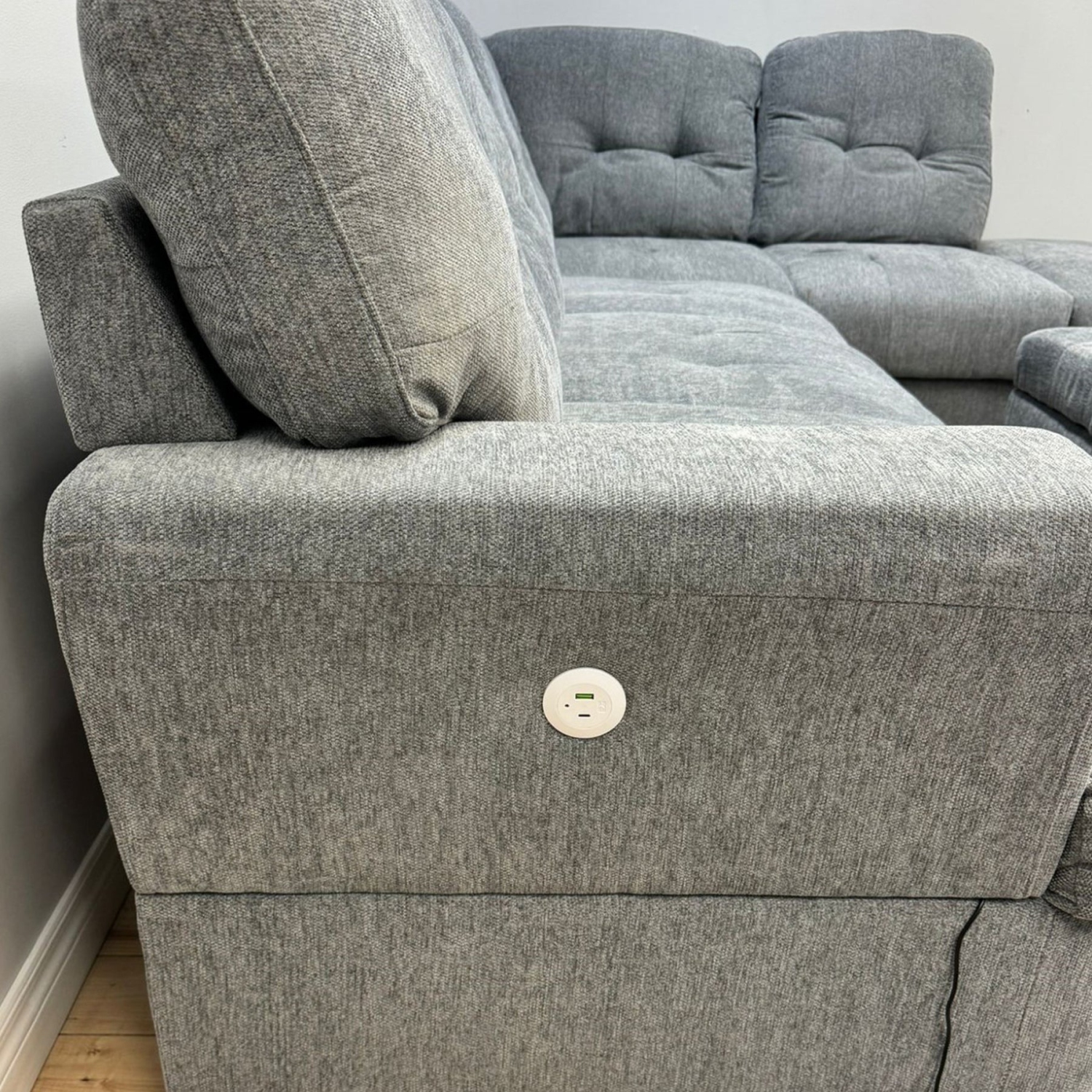 Cosmic Homes Bena Comfortable Sectional Sofa With RHF Chaise & Storage Ottoman - Exquisite Grey