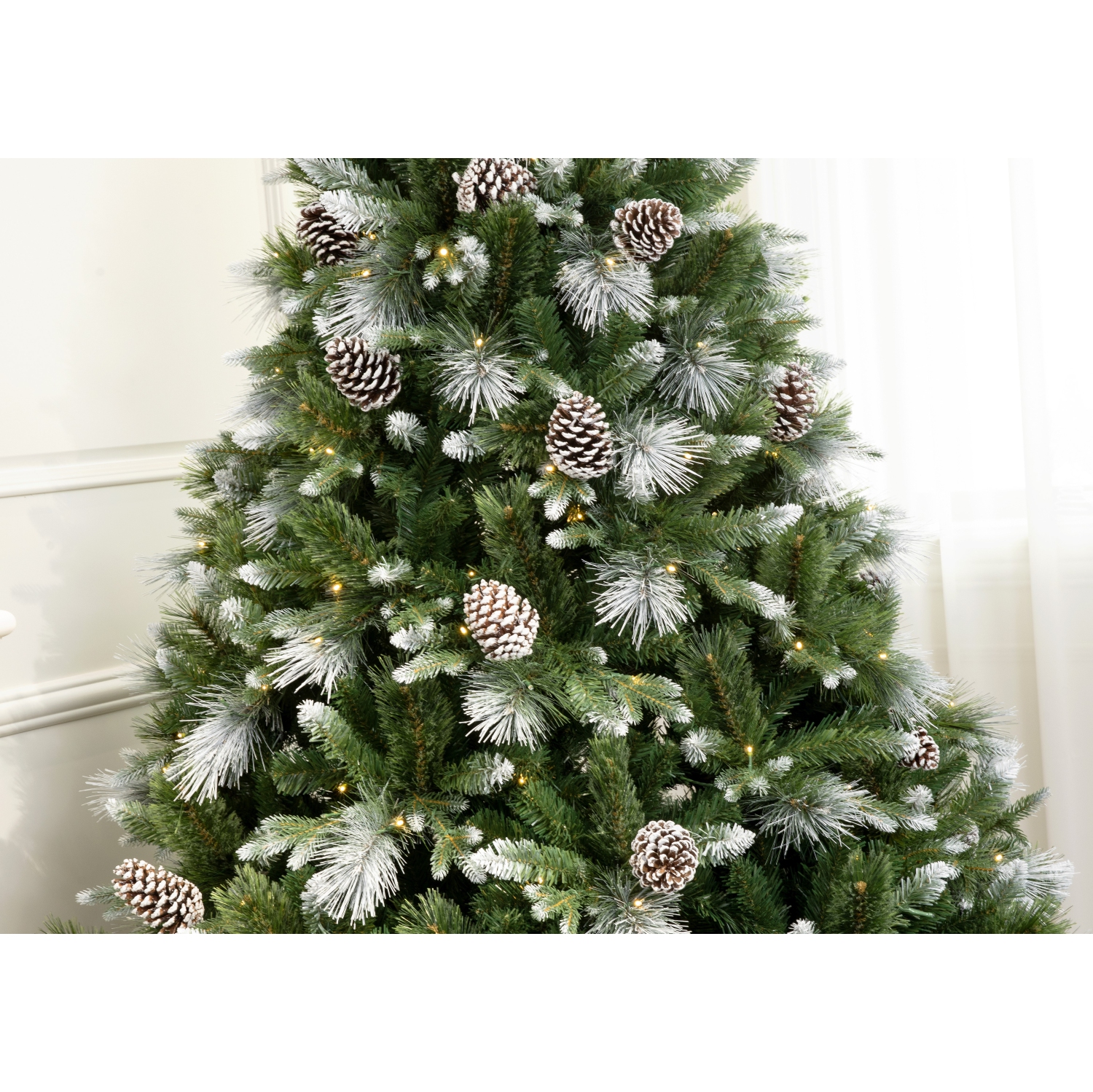 Sapin de Noël en épinette blanche givrée 5 pi de Holiday Stuff illuminé par des DEL