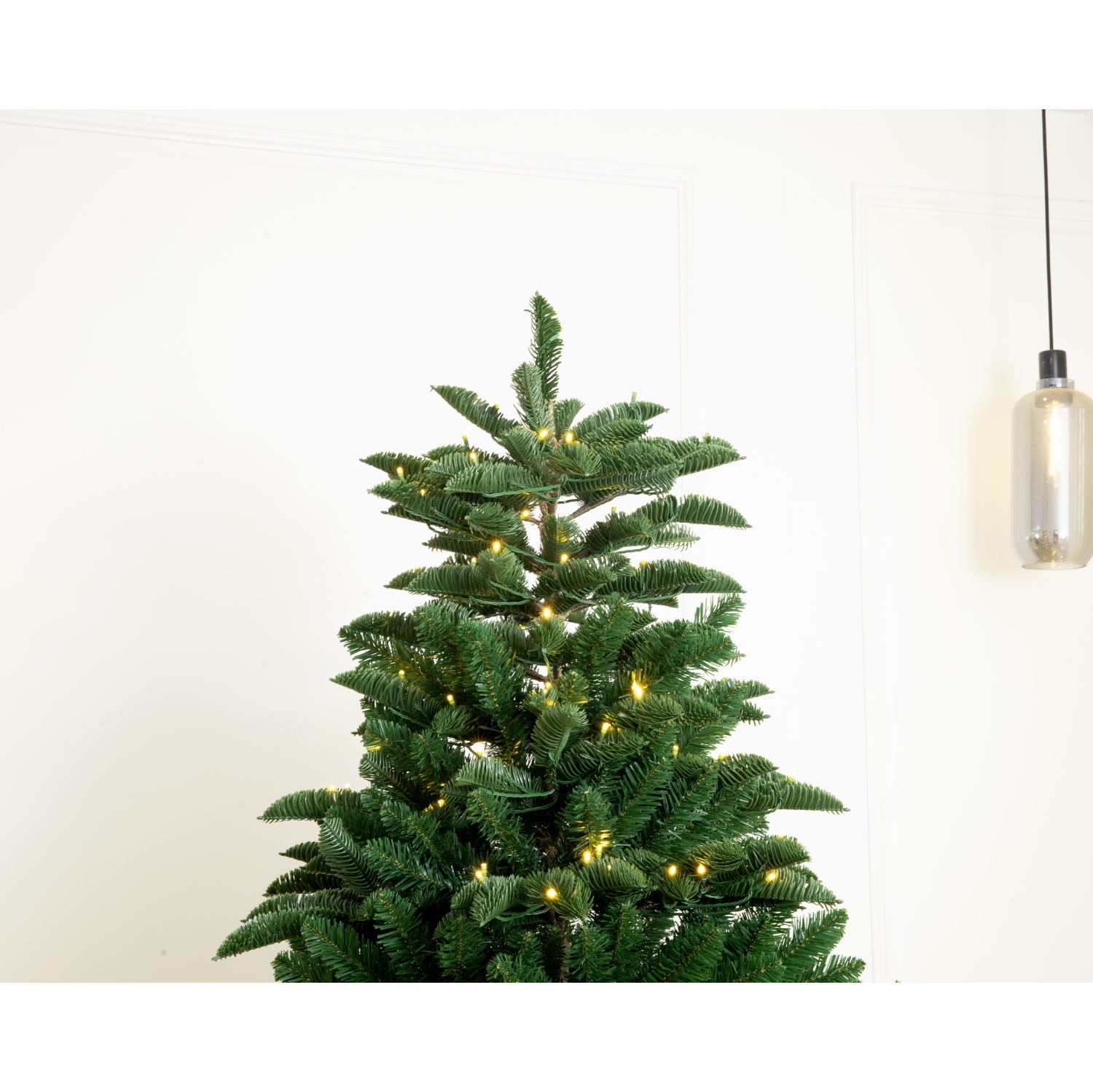 Sapin de Noël artificiel de 5 pi Mountain Fraser illuminé par des lumières à DEL Holiday Stuff