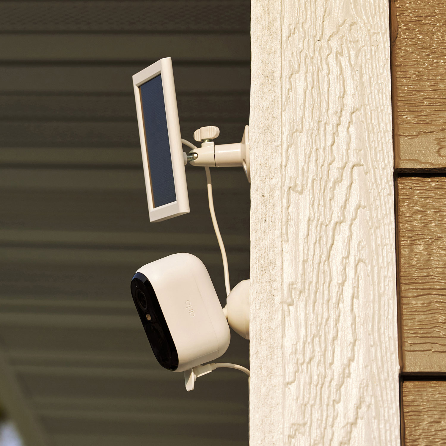 Chargeur à panneau solaire d'Arlo pour caméra de surveillance extérieure Essential et Essential XL