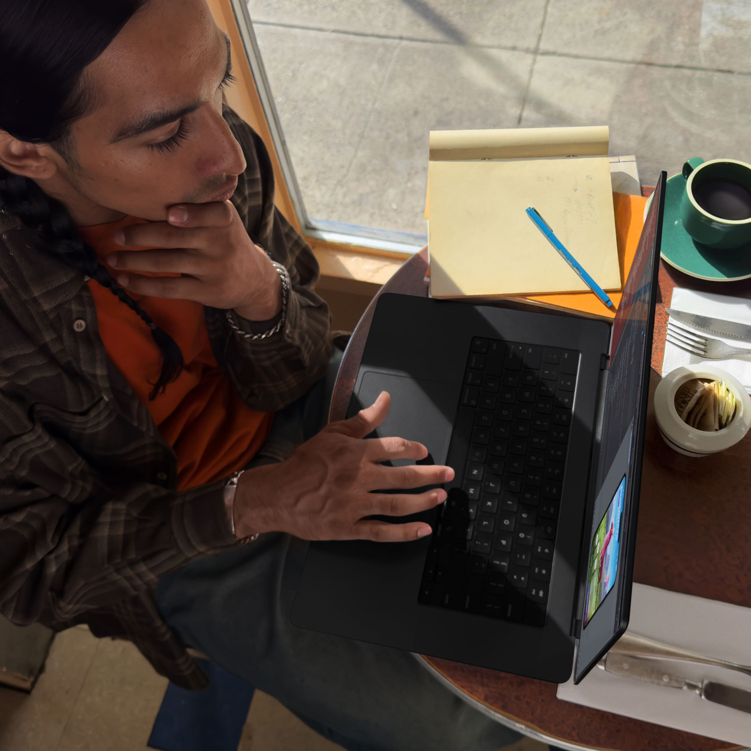 Apple MacBook Pro 14.2 Apple MacBook Pro 14.2