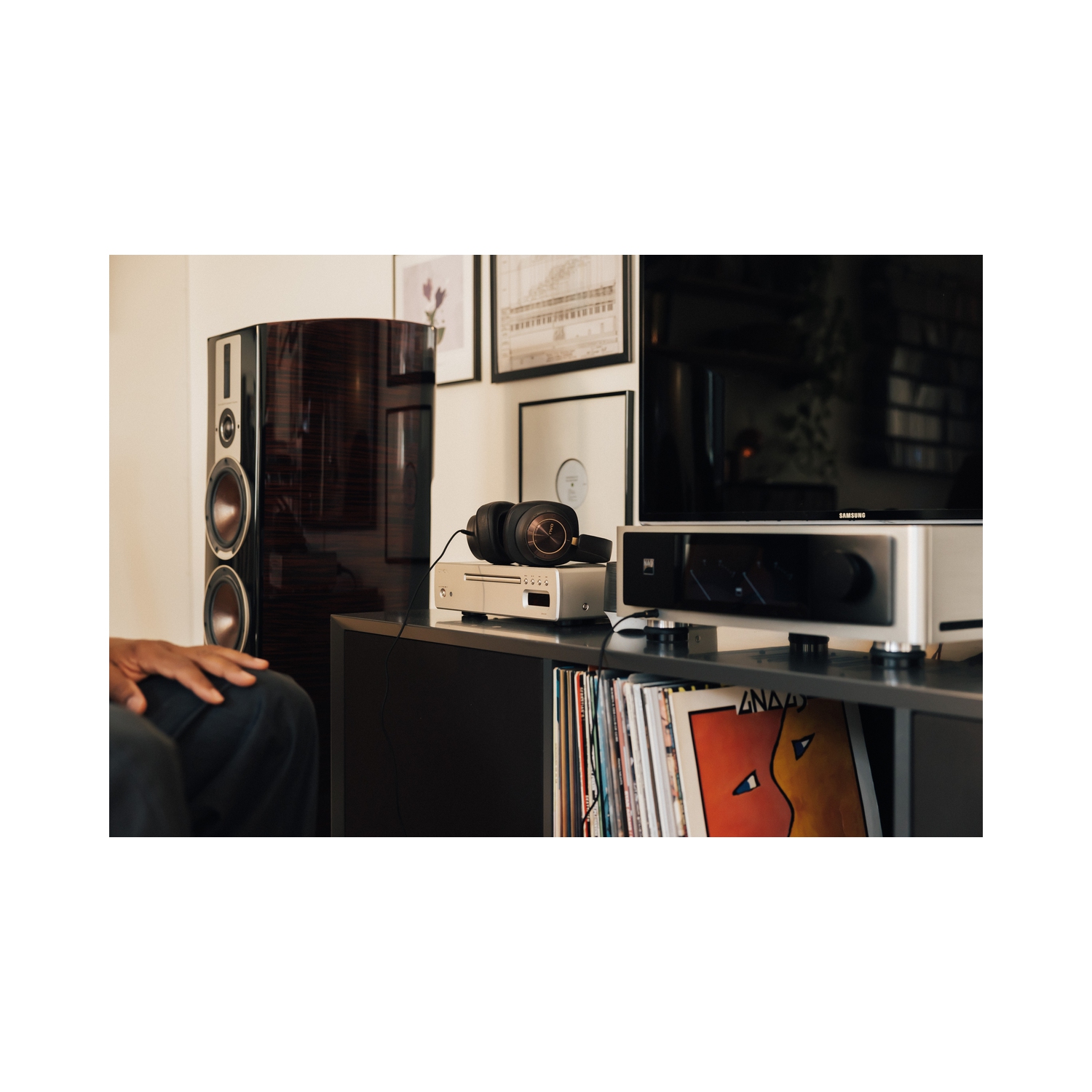 DALI IO-12 Over-The-Ear Wireless/Wired Hi-Fi Active Noise Cancelling Headphones