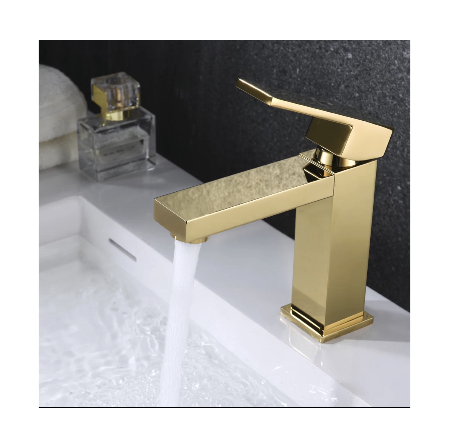 MAX Faucets Elegance – robinet de salle de bain carré au fini doré brossé