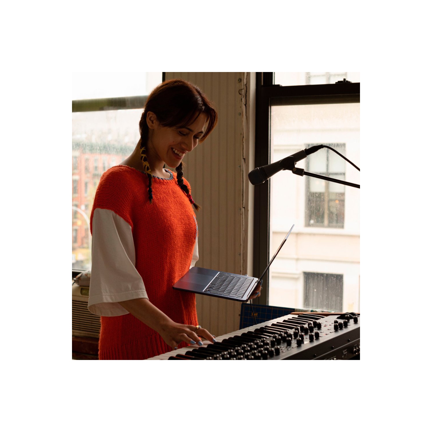 Remis à neuf - MacBook Air de 13,6 po + Touch ID Apple (2022) - Argenté (M2 d'Apple/SSD 256&nbsp;Go/RAM 8&nbsp;Go) - Anglais