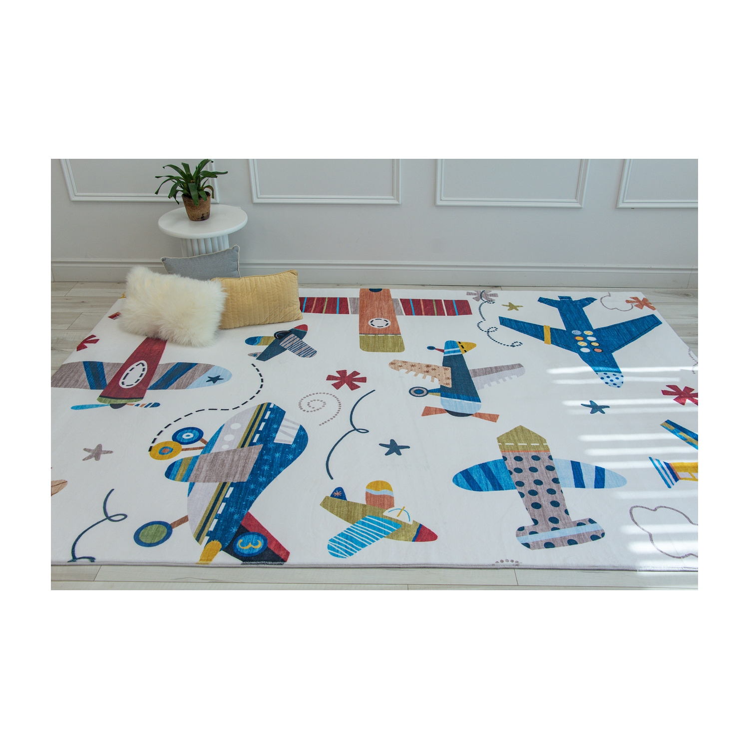 Tapis contemporain pour enfants Branch Maverick style avion bleu marine