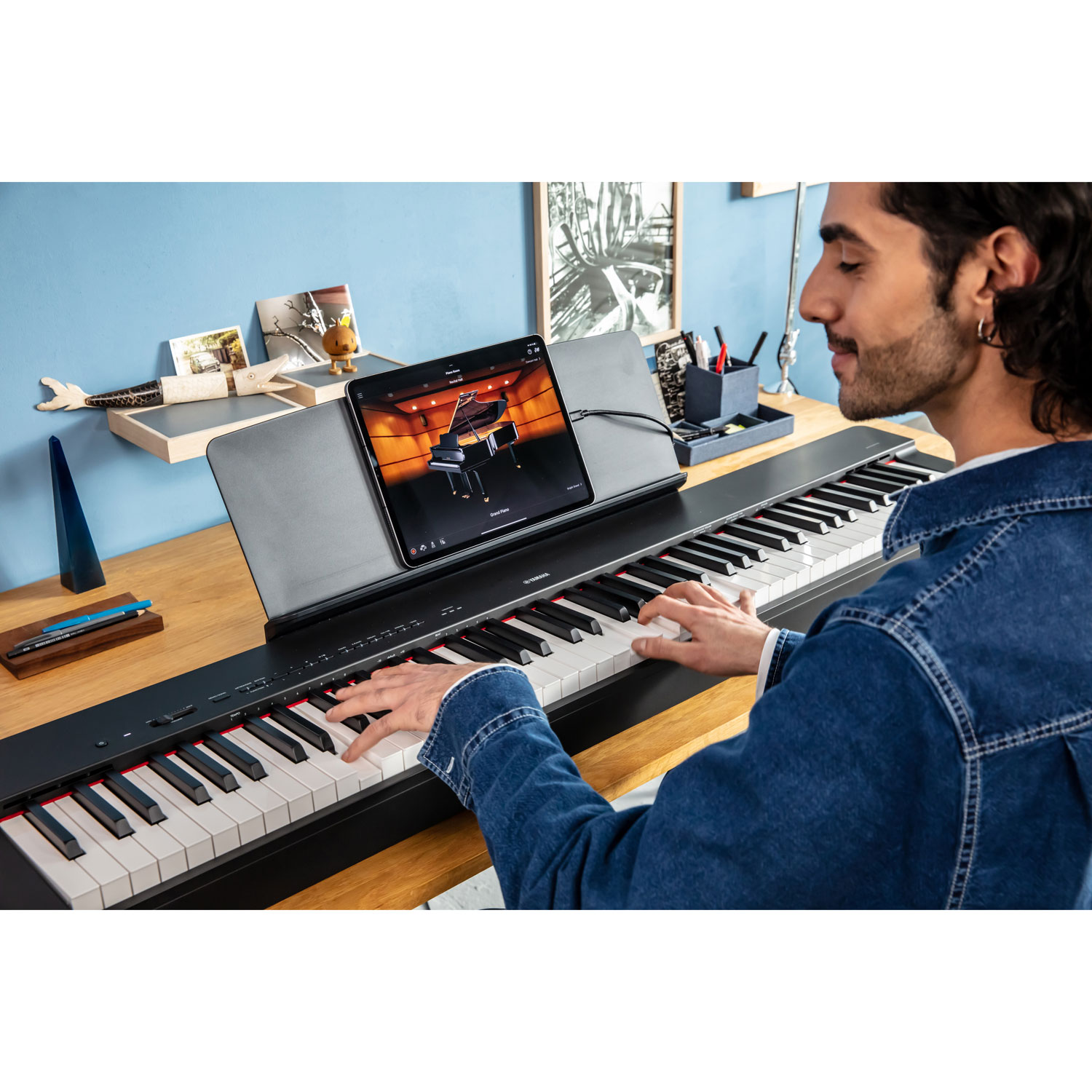 Piano numérique à 88 touches avec mécanisme à marteaux gradués compact P-225 de Yamaha - Noir