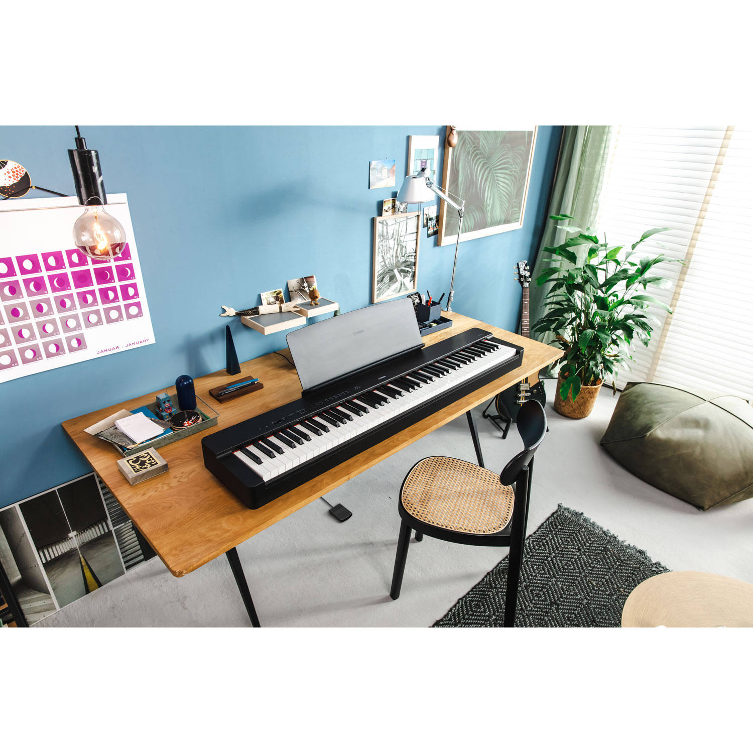 Piano numérique à 88 touches avec mécanisme à marteaux gradués compact P-225 de Yamaha - Noir