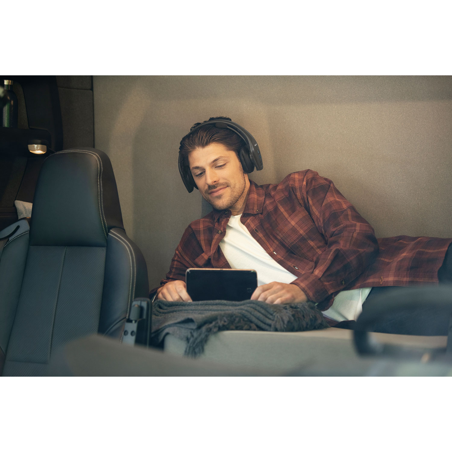 Casque d'écoute convertible 2-en-1 sans fil Bluetooth à suppression active du bruit S650-XT de BlueParrott avec microphone à suppression du bruit à