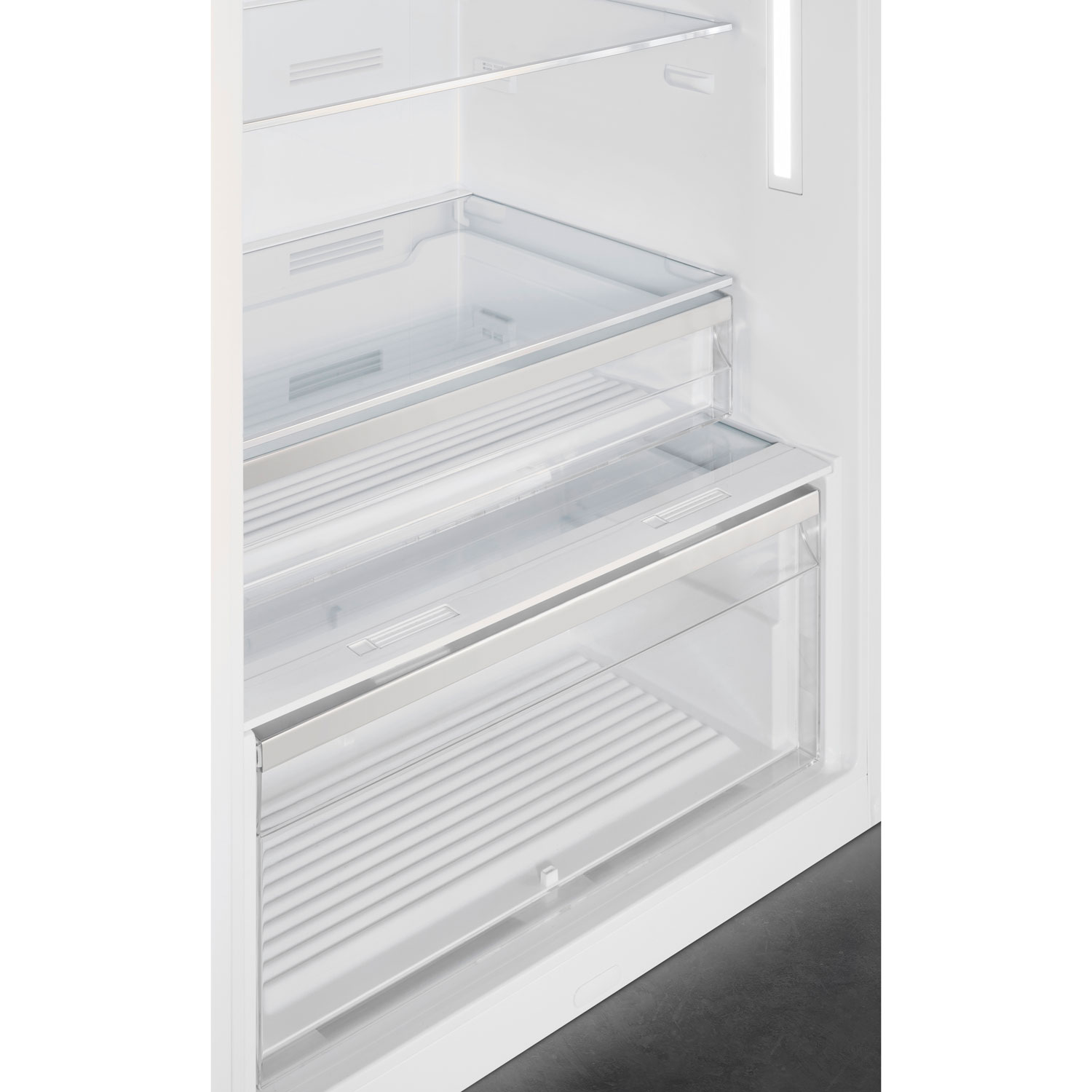 Smeg Retro 32" 19.2 Cu. Ft. Top Freezer Refrigerator with Ice Dispenser - White