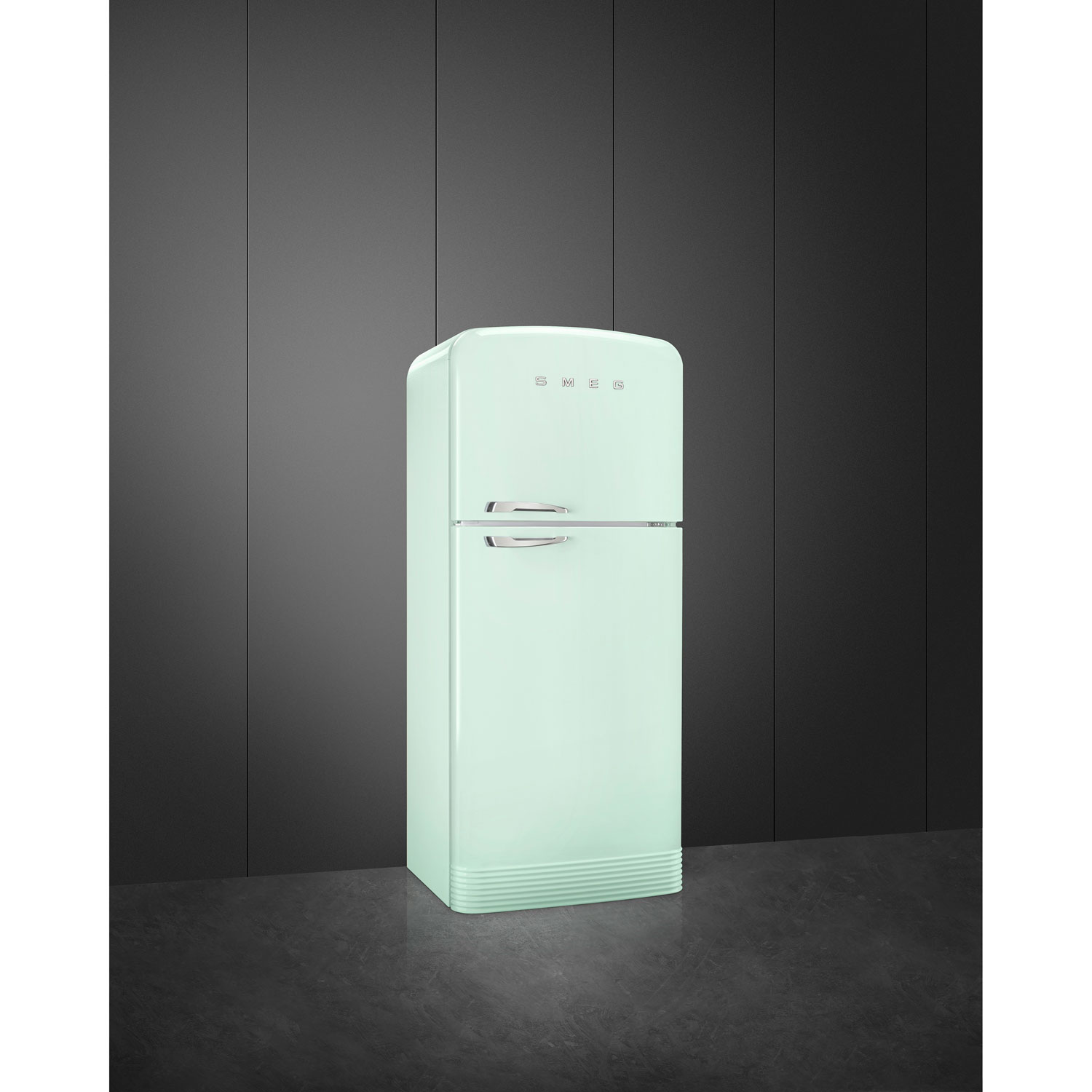 Smeg Retro 32" 19.2 Cu. Ft. Top Freezer Refrigerator with Ice Dispenser - Pastel Green
