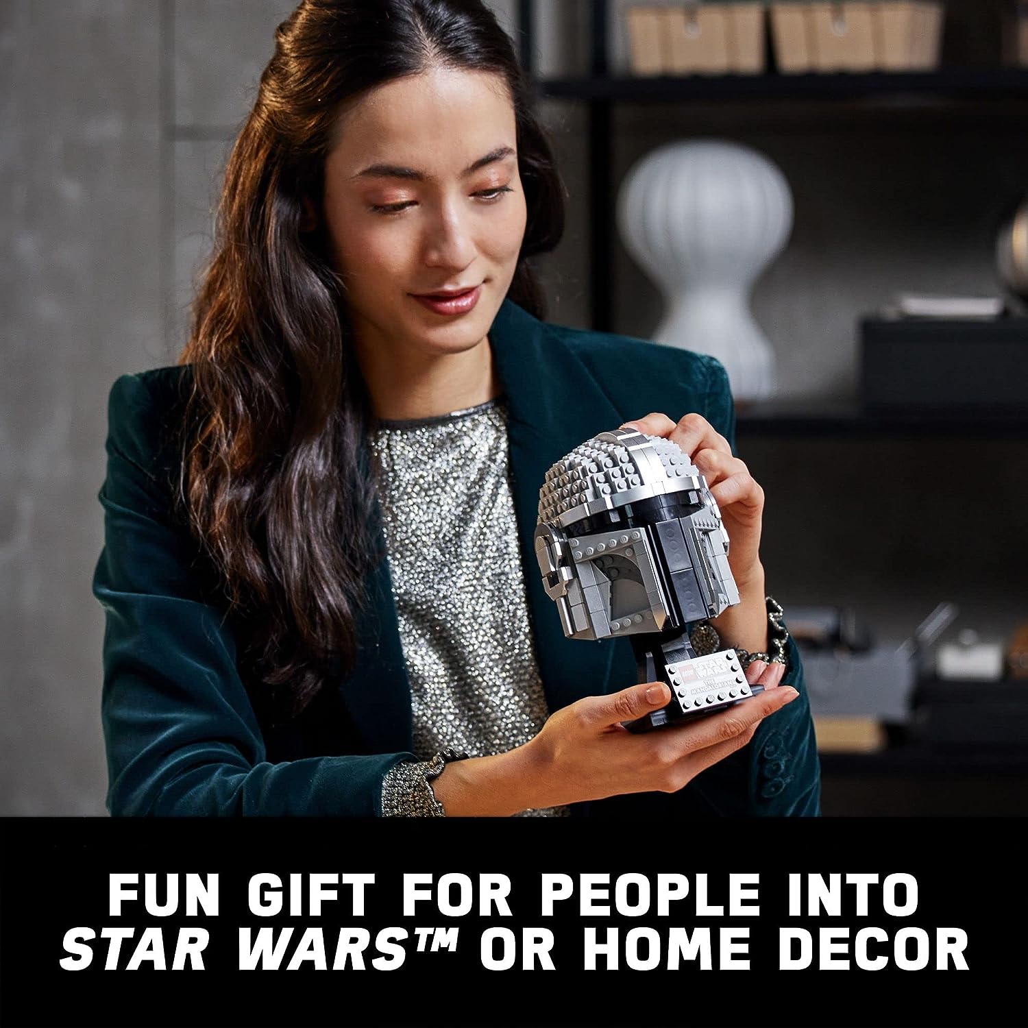 LEGO Star Wars, le casque du Mandalorien, ensemble de 75328 modèles à construire, ensemble de décoration de collection à présenter pour adultes,