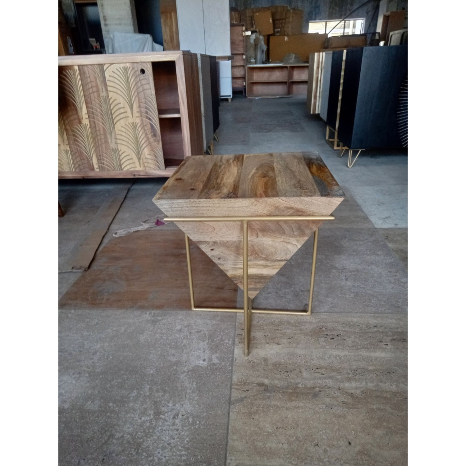 17.5" Brown and Gold Inverted Mango Wood Pyramid Side Table