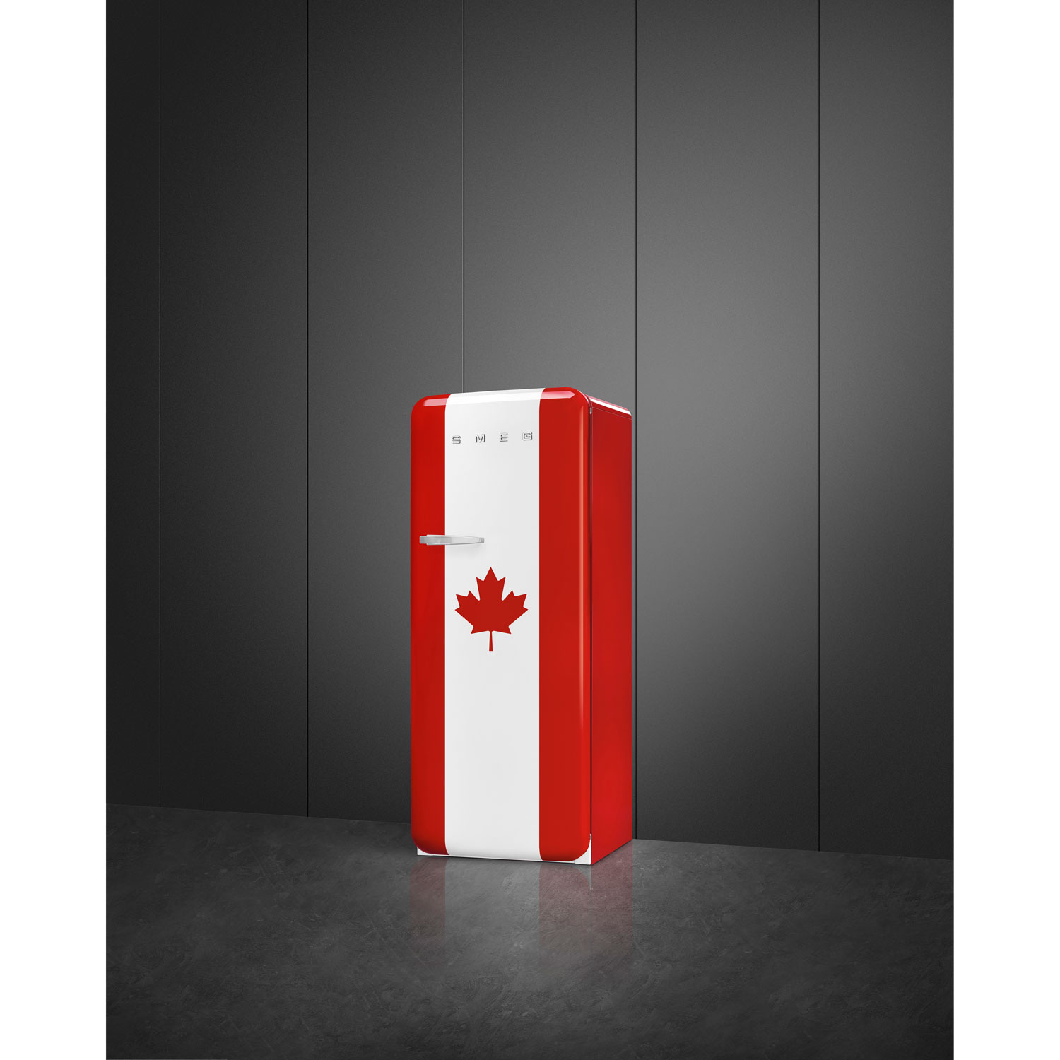 Smeg 24" 9.9 Cu. Ft. Top Freezer Refrigerator with LED Lighting - Canada Flag - Only at Best Buy