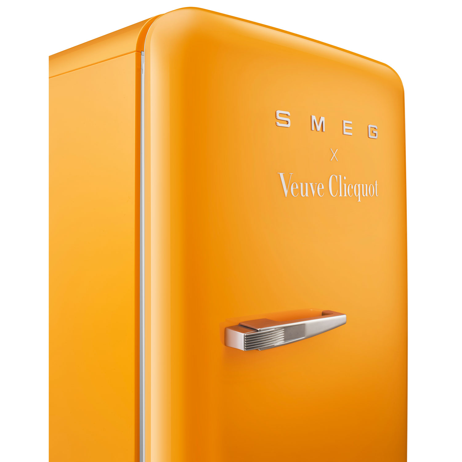 Réfrigérateur à congélateur supérieur de 24 po 9,9 pi³ avec éclairage DEL Veuve Clicquot de Smeg - Orange