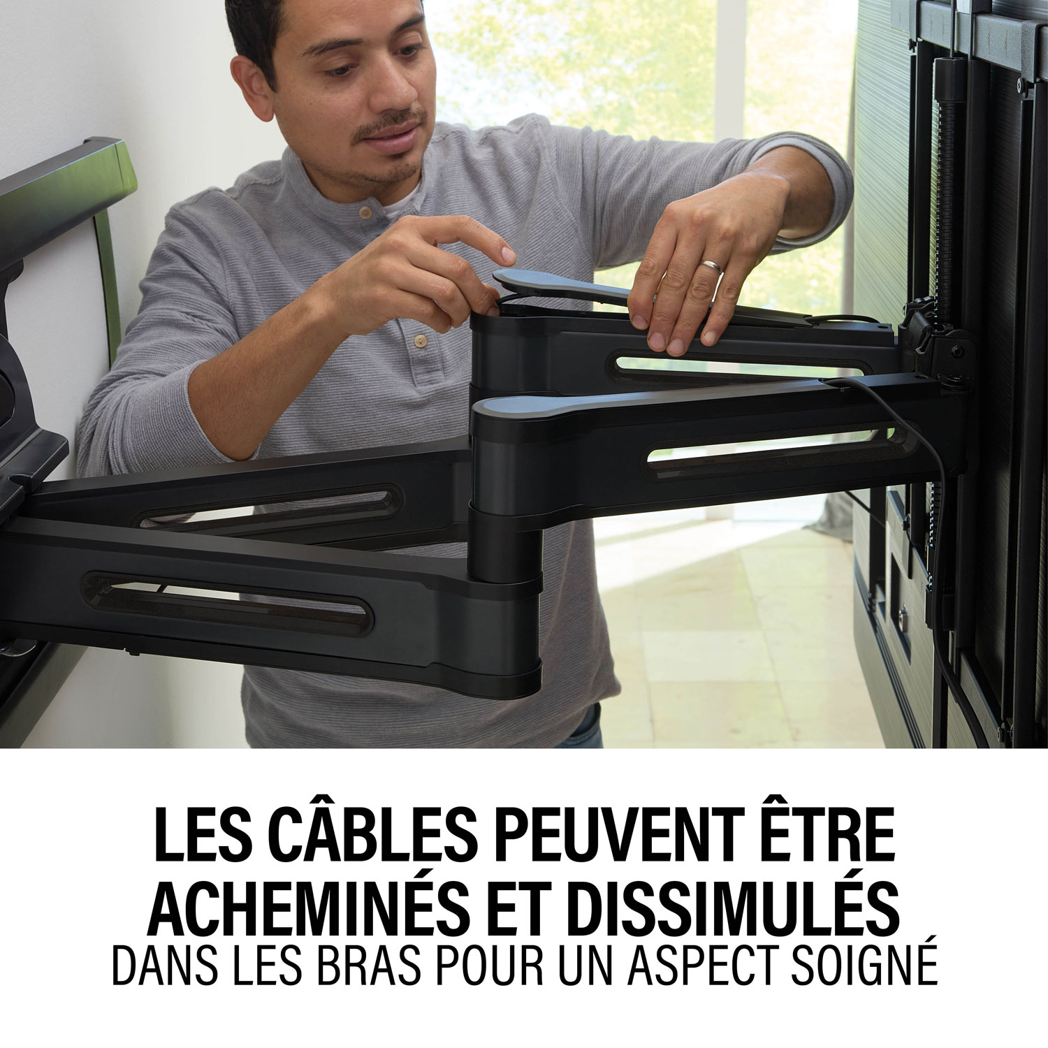 Support mural articulé Elite Advanced avec fonction 4D + Shift de SANUS pour téléviseur de 42 à 90 po