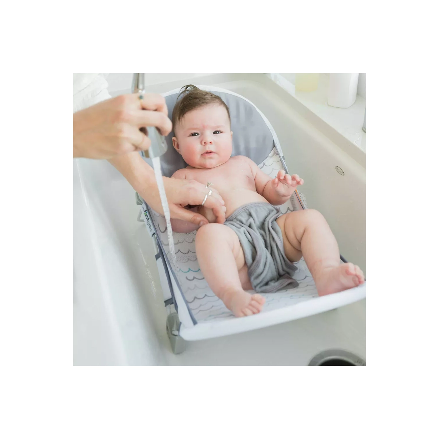 Le bain pliable Sure Comfort de The First Years pour bébé
