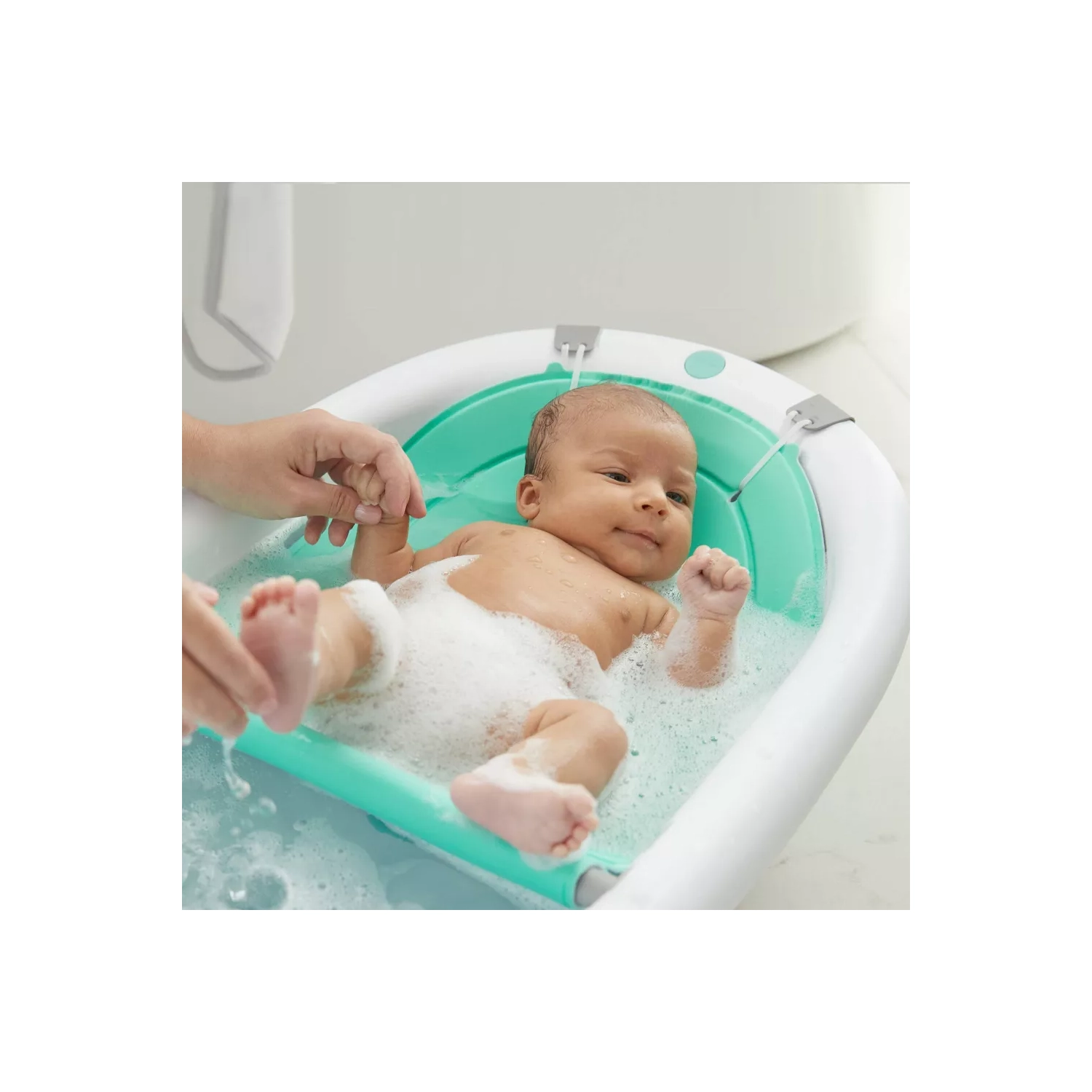 Frida Baby 4-in-1 Grow-With-Me Bath Tub