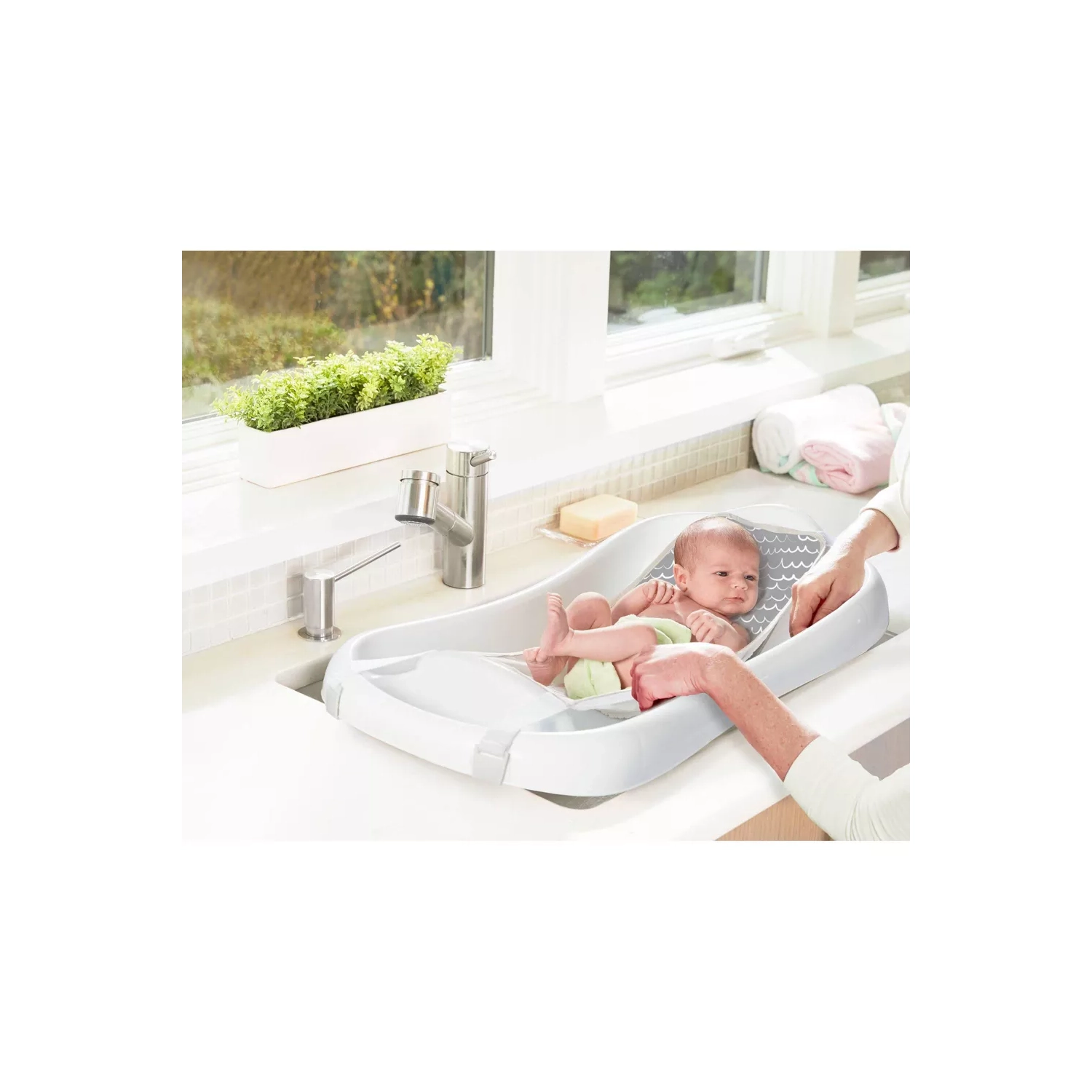 The First Years Sure Comfort Deluxe Newborn-to-Toddler Tub with Sling - White