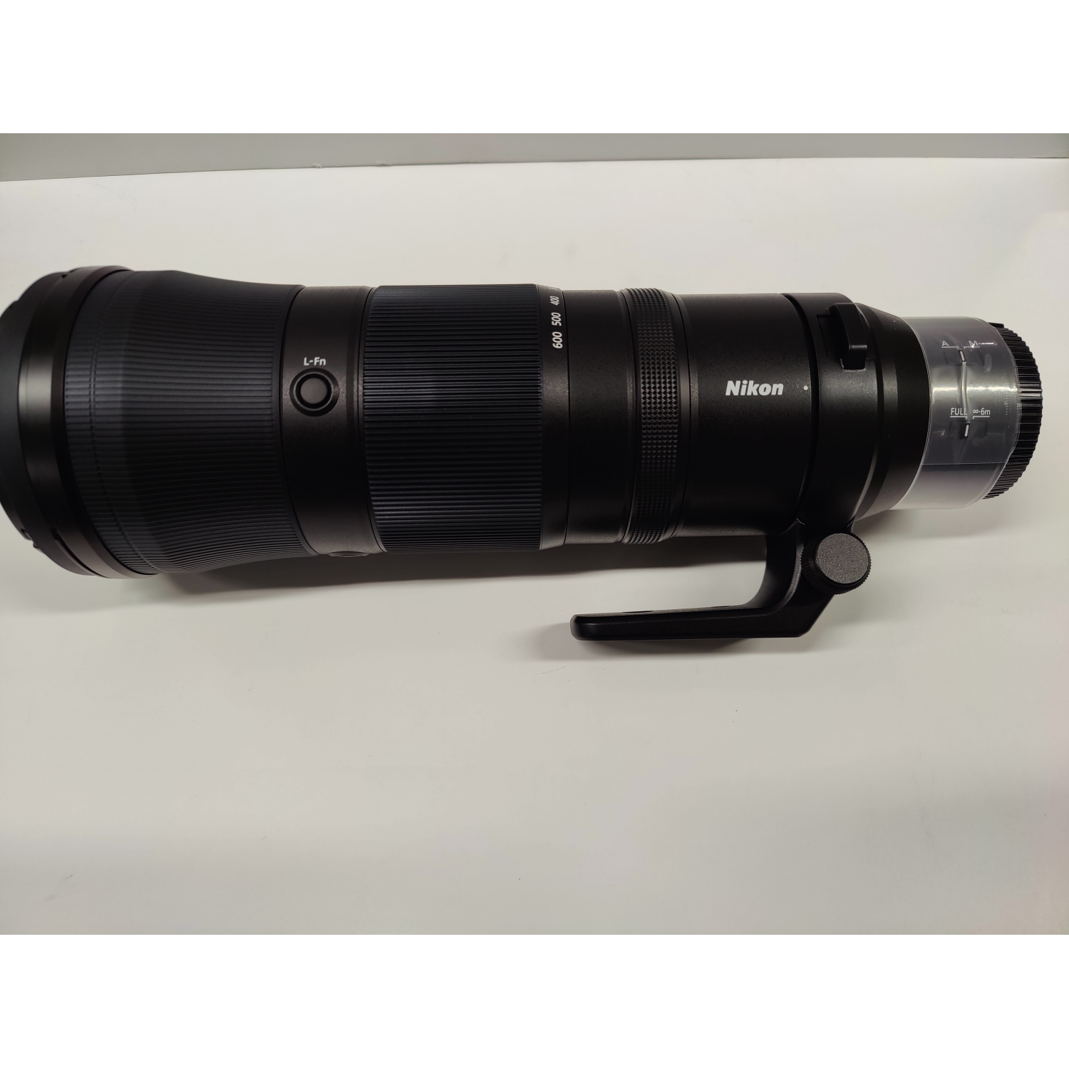Objectif VR 180-600&nbsp;mm f/5,6-6,3 NIKKOR Z de Nikon 20117 - Ensemble d'accessoires