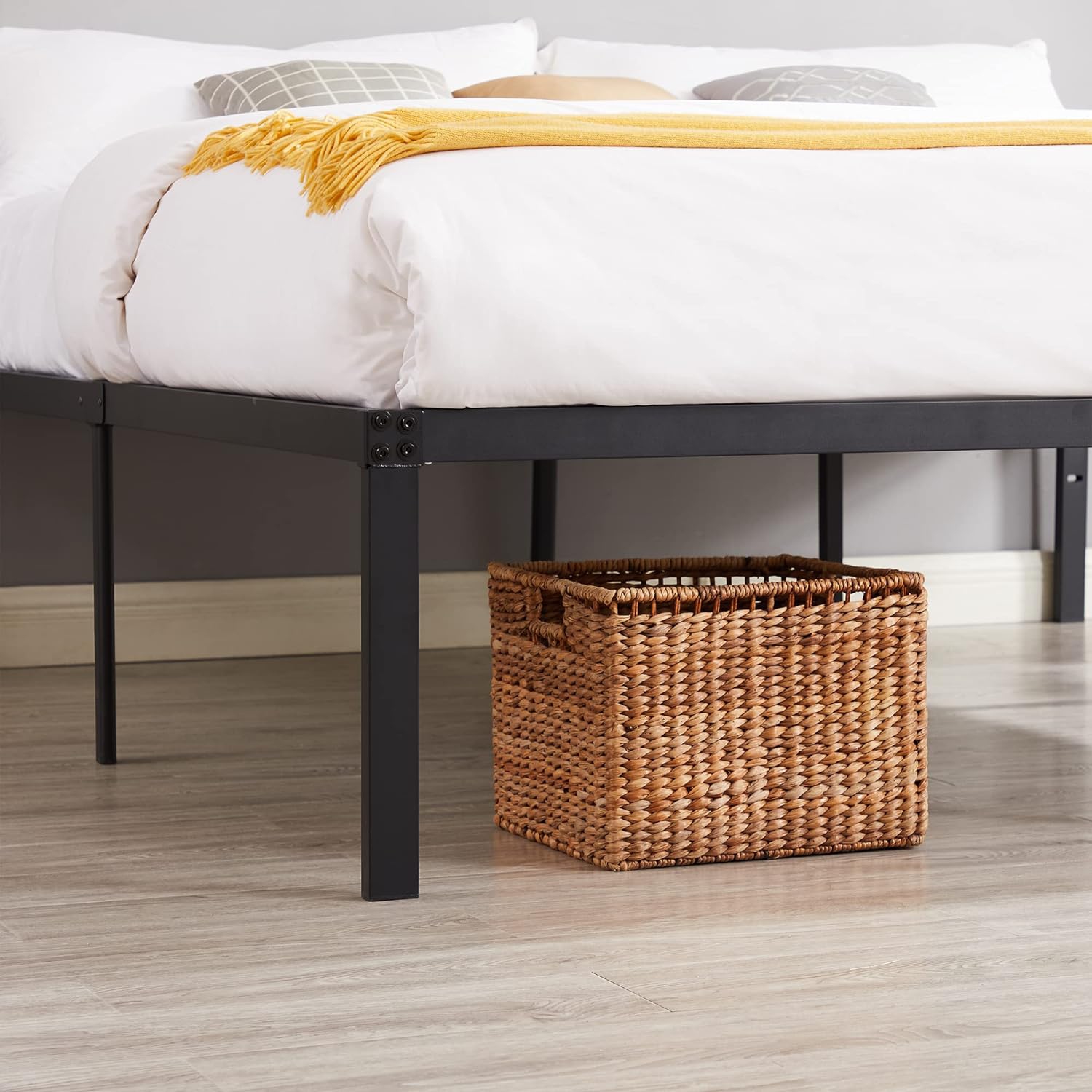 18 Inch Metal Platform Bed Frame/ Easy Assembly Mattress Foundation /Heavy Duty Steel Slat/ /No Box Spring Needed- King Size