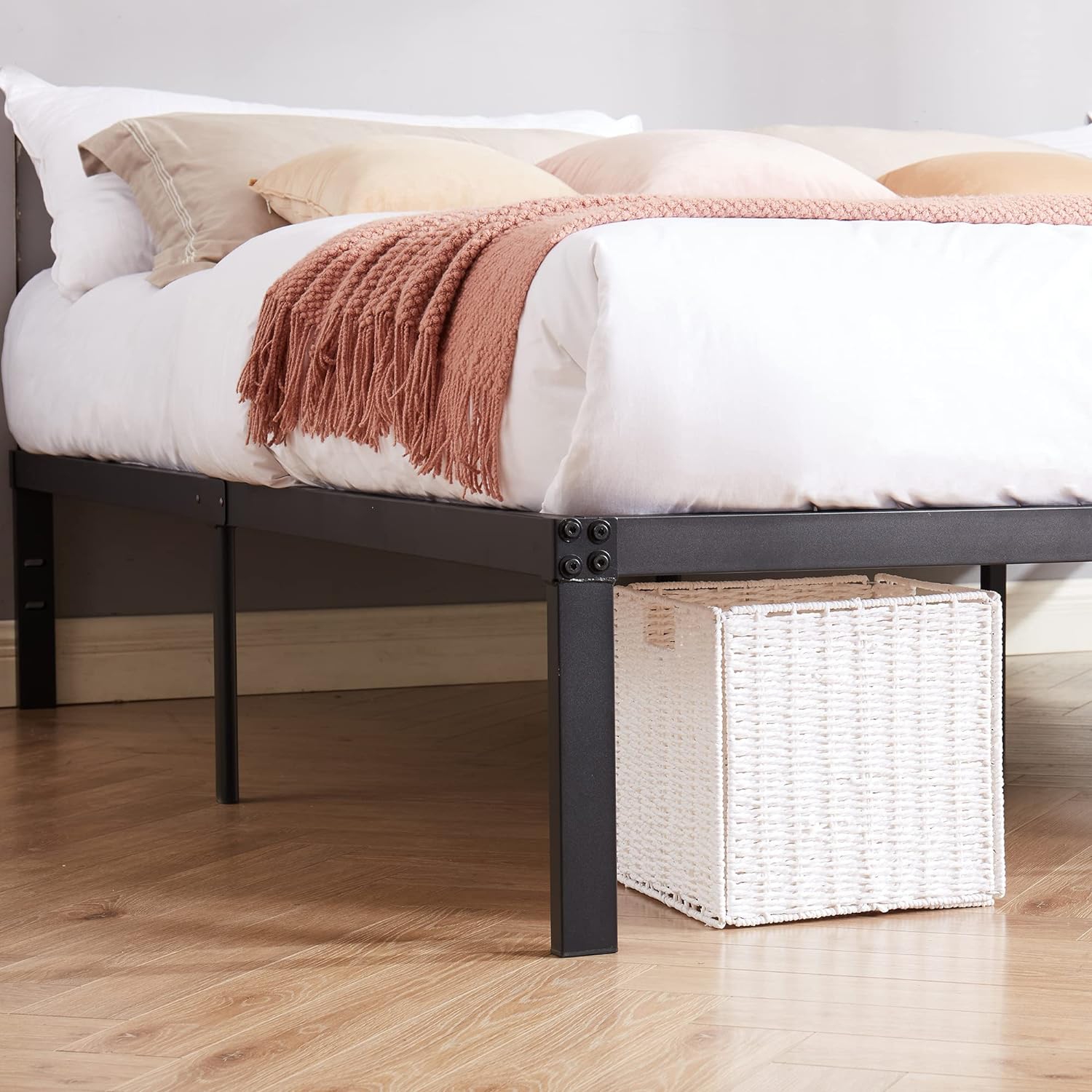 14 Inch Metal Platform Bed Frame/ Easy Assembly Mattress Foundation /Heavy Duty Steel Slat/ /No Box Spring Needed- King Size