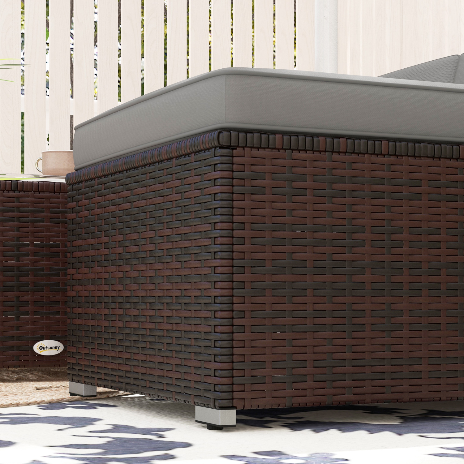 Ensemble de 3 meubles de patio Outsunny avec coussins, ensemble de patio en osier en polyéthylène avec table à surface en verre et pieds réglables