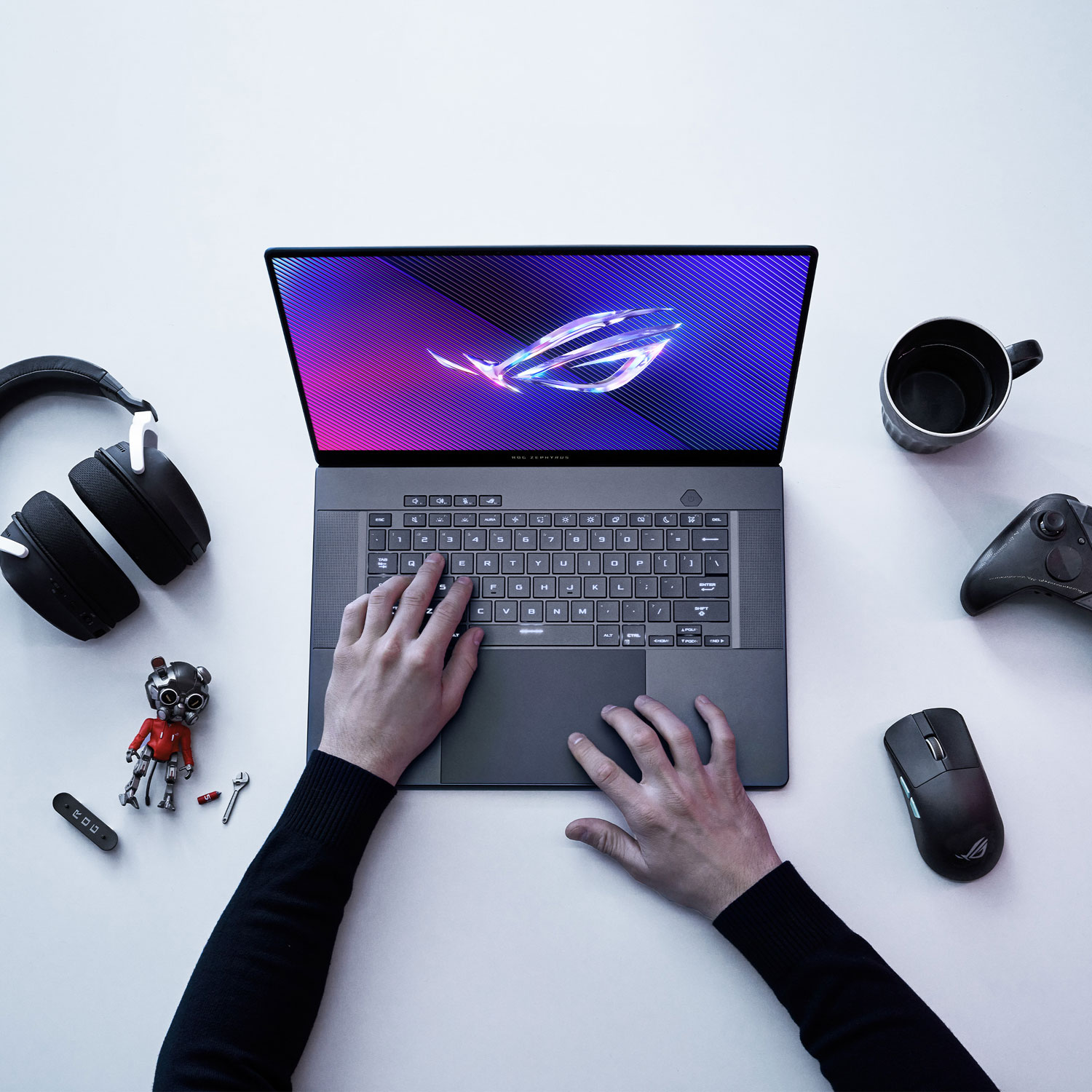 Portable de jeu ROG Zephyrus G16 à écran DELO Nebula de 16 po d'ASUS - Gris éclipse