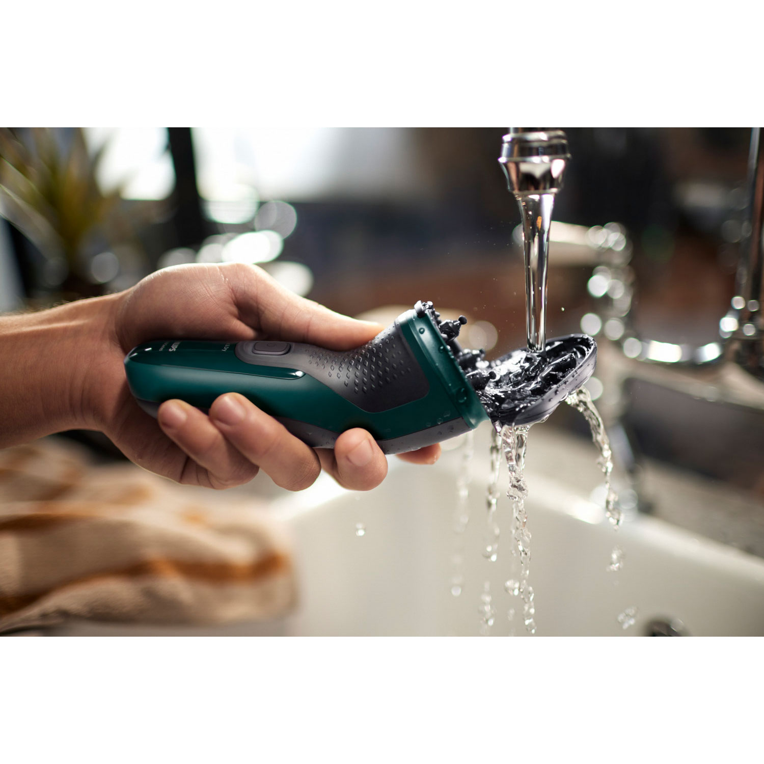 Philips Series 3000X Wet & Dry Electric Shaver - Green