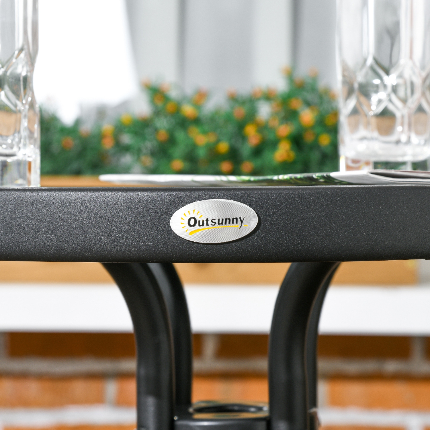 Ensemble de meubles de patio en osier de 3 pièces Outsunny, ensemble bistro en rotin avec table basse et chaises empilables, ensemble de détente