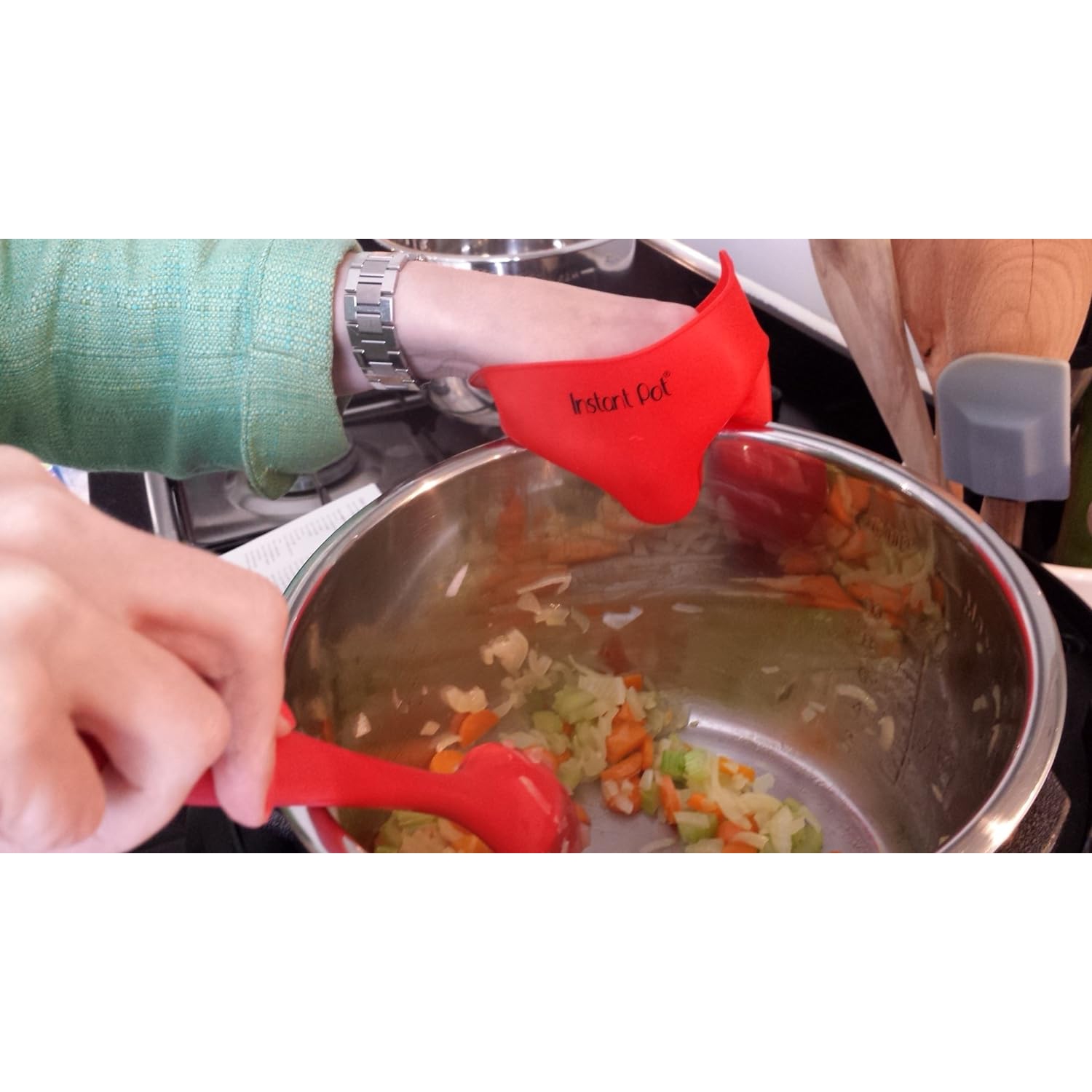 Autocuiseur électrique 7-en-1 Duo d'Instant Pot, mijoteuse, cuiseur à riz, cuiseur à vapeur, sauteuse yaourtière, chauffe-biberon et stérilisateur,