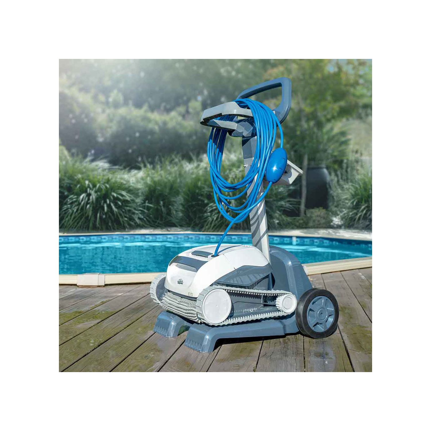 Aspirateur de piscine robotique Dolphin E10 — brosse à récurer puissante — filtres à chargement par le haut faciles d'accès — idéal pour les piscines