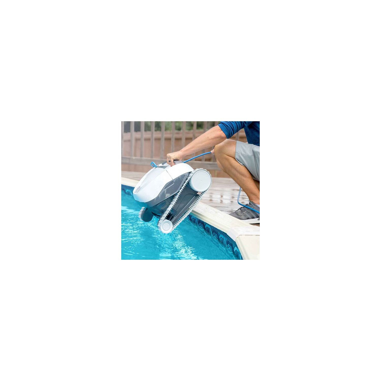Aspirateur de piscine robotique Dolphin E10 — brosse à récurer puissante — filtres à chargement par le haut faciles d'accès — idéal pour les piscines