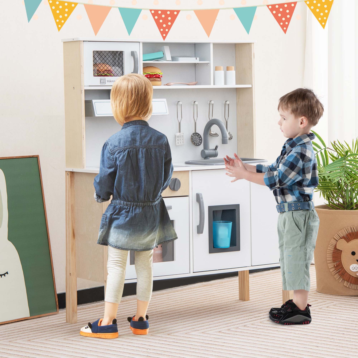 Ensemble de cuisine en bois de Costway pour enfants jouet de chef factice avec four à micro-ondes et accessoires