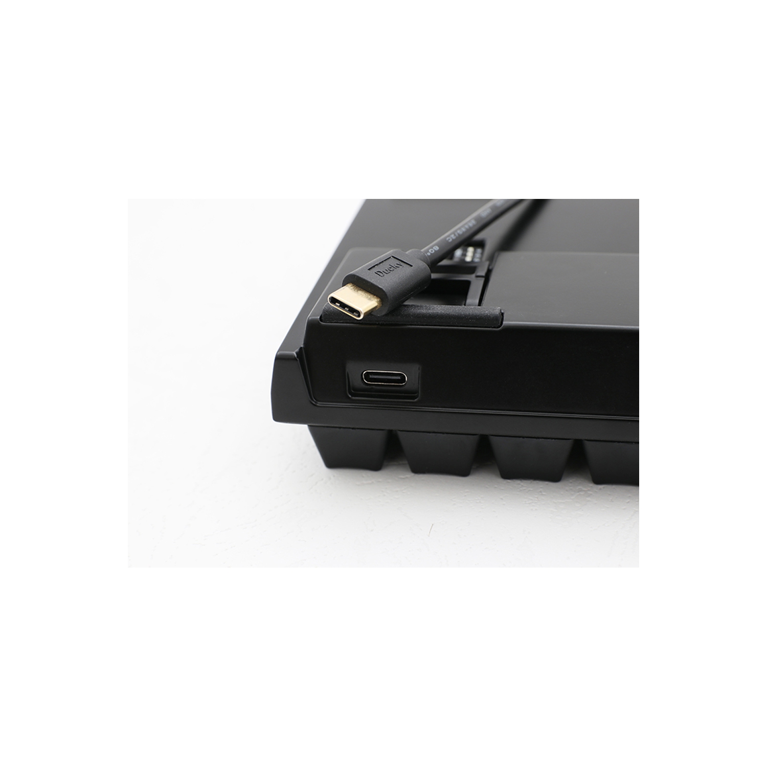 Ducky Mecha Pro Clavier de jeu mécanique RVB Hotswap Cadre en aluminium Cherry MX Blue Switch SF Layout, noir