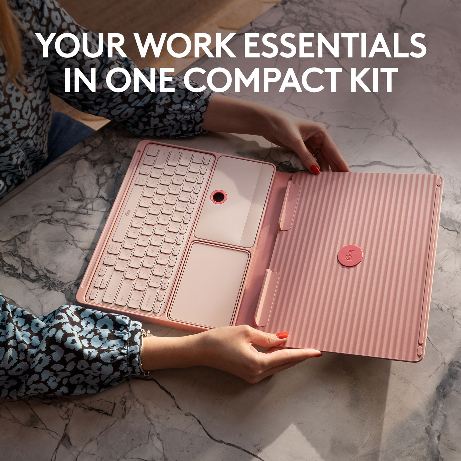 Ensemble bureau escamotable Casa de Logitech avec support pour portable, clavier et pavé tactile pour portable/MacBook - Rose