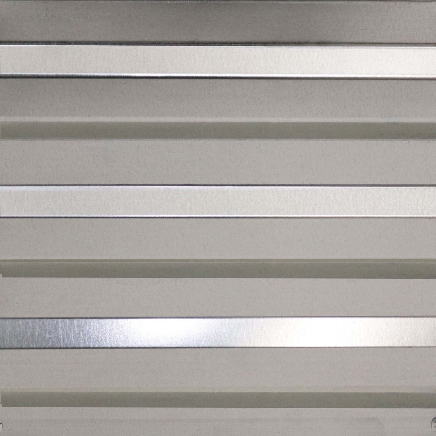 Jardinière surélevée en acier galvanisé à 4 feuilles en forme de trèfle de Sunnydaze - Argenté