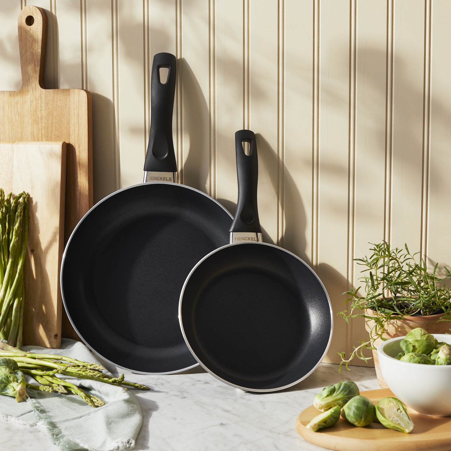 HENCKELS EverLift 2 Piece Aluminum Fry Pan Set - Black