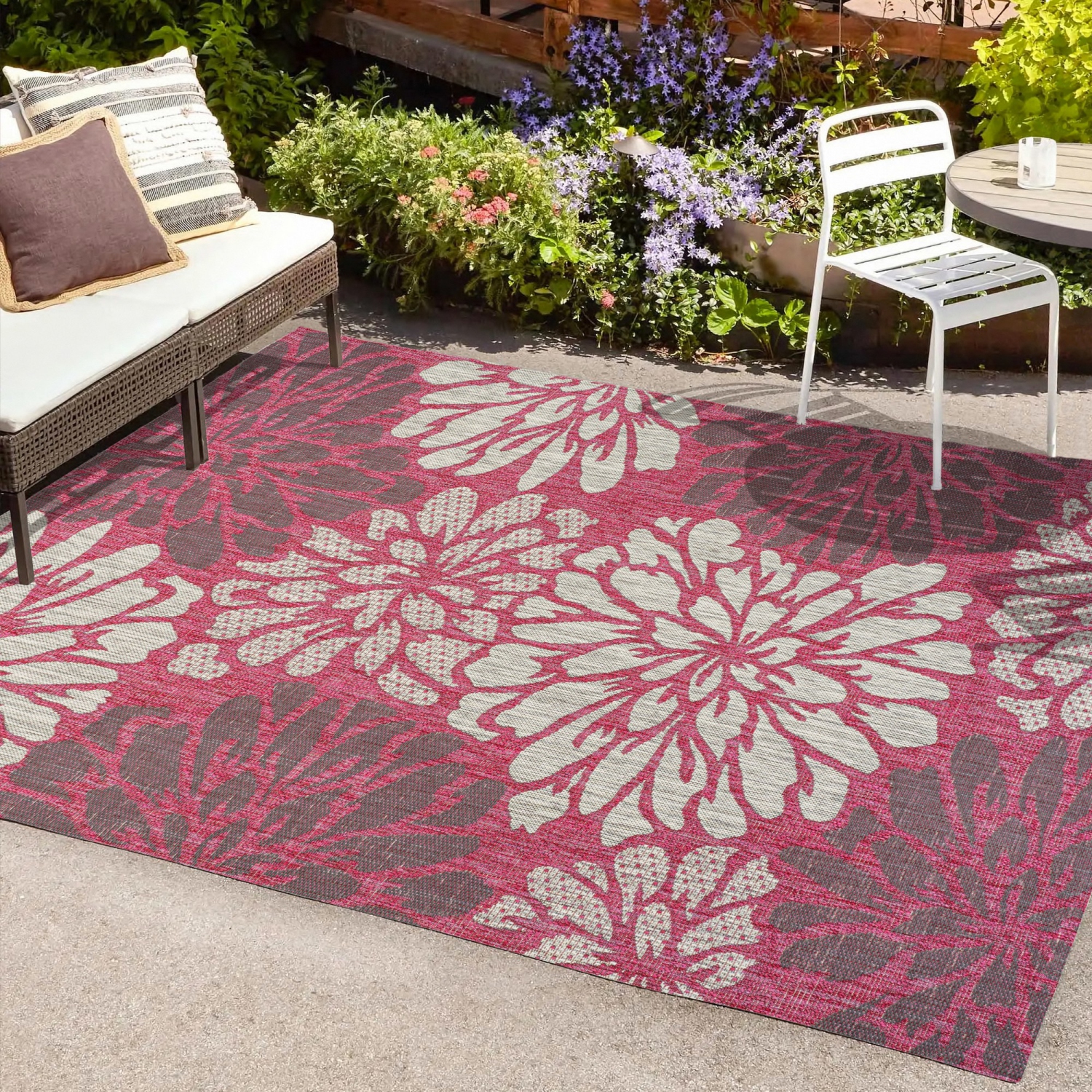 Zinnia Modern Floral Textured Weave Indoor/Outdoor Area Rug