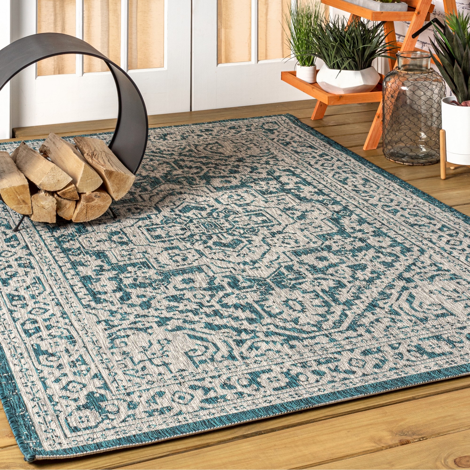 Sinjuri Medallion Textured Weave Indoor/Outdoor Area Rug