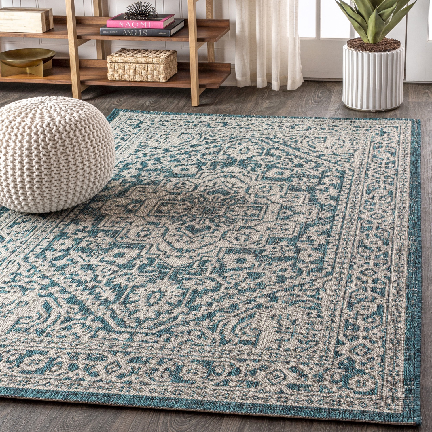 Sinjuri Medallion Textured Weave Indoor/Outdoor Area Rug