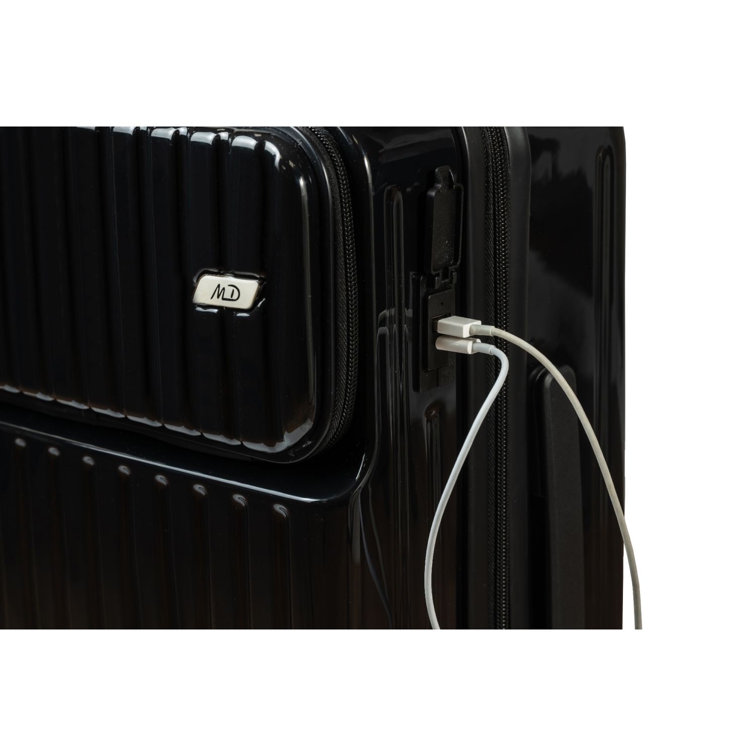 MD - Hardside Spinner Carry-on with USB-A and USB-C ports