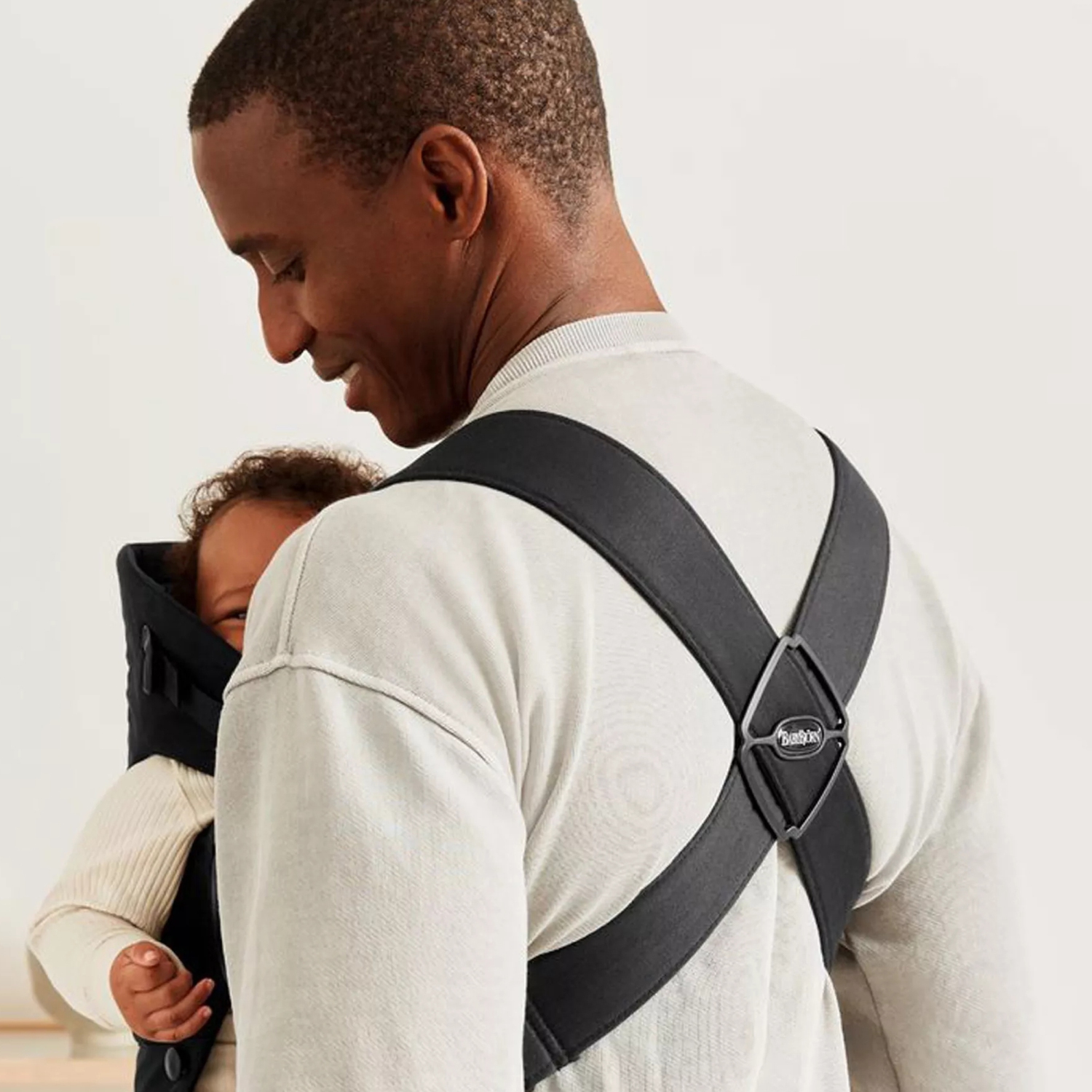 BabyBjorn Baby Carrier Mini in Woven Fabric - Black