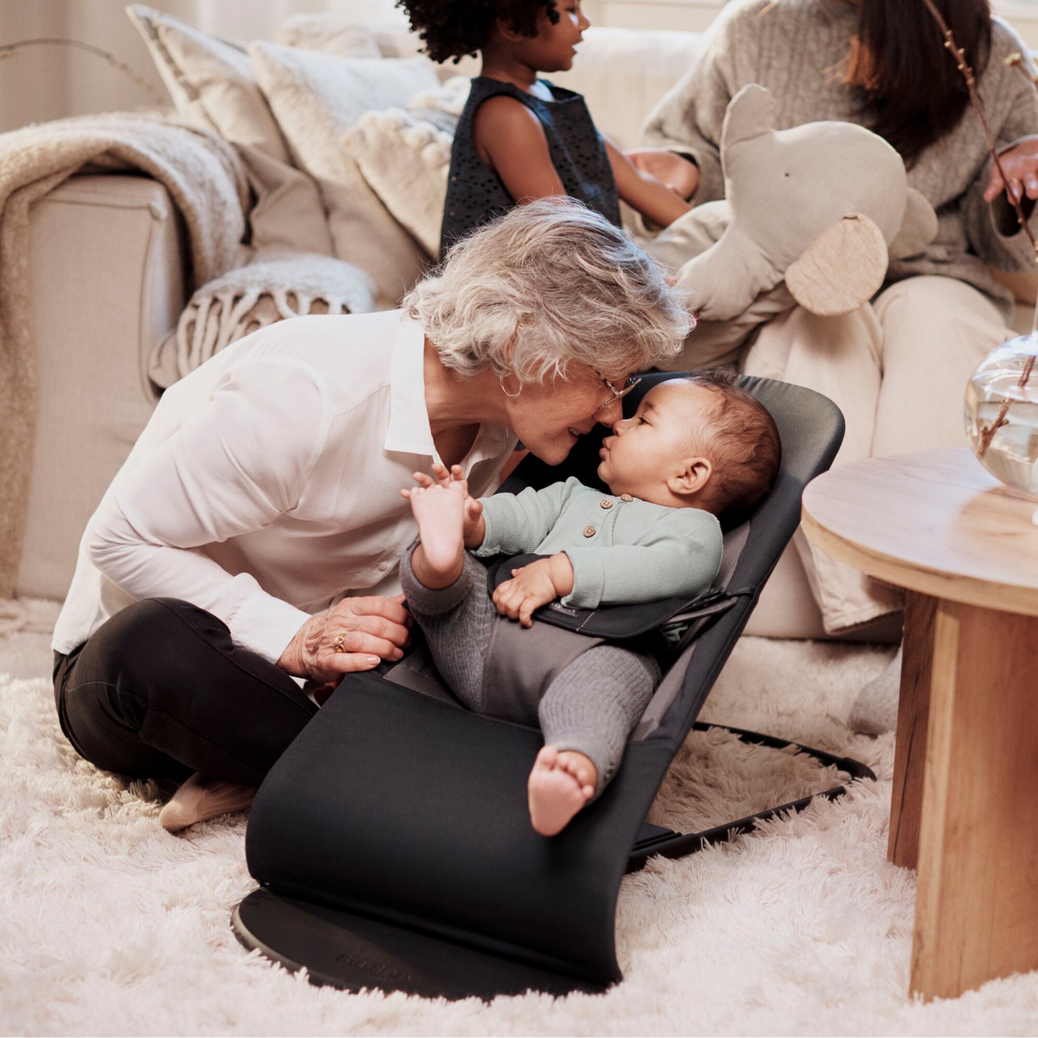 BabyBjorn Bouncer Balance in Soft Woven Fabric - Black/Dark Grey on Black Frame