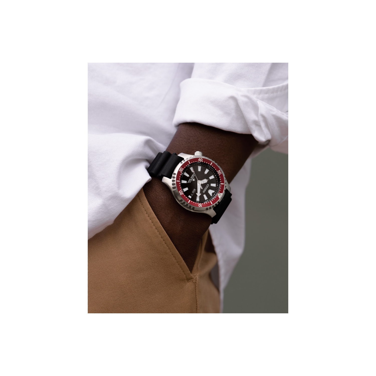 Montre automatique Promaster Dive pour hommes 44&nbsp;mm de Citizen avec boîtier en acier inoxydable argenté et bracelet en polyuréthane noir