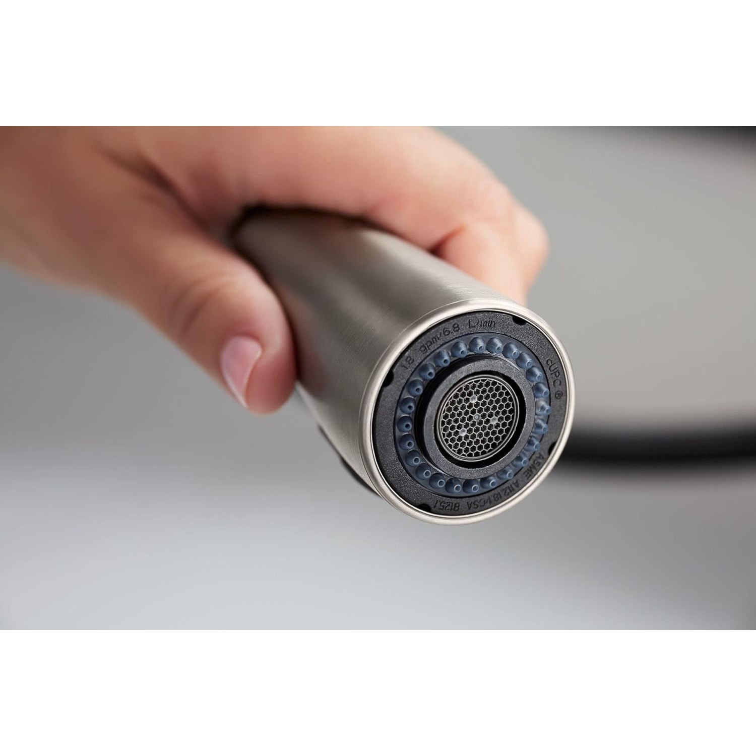 Kohler K-596-vs Simplice High-Arch Single-Hole ou Three-Hole avec tête de pulvérisation à 3 fonctions, technologie Sweep Spray et tête de