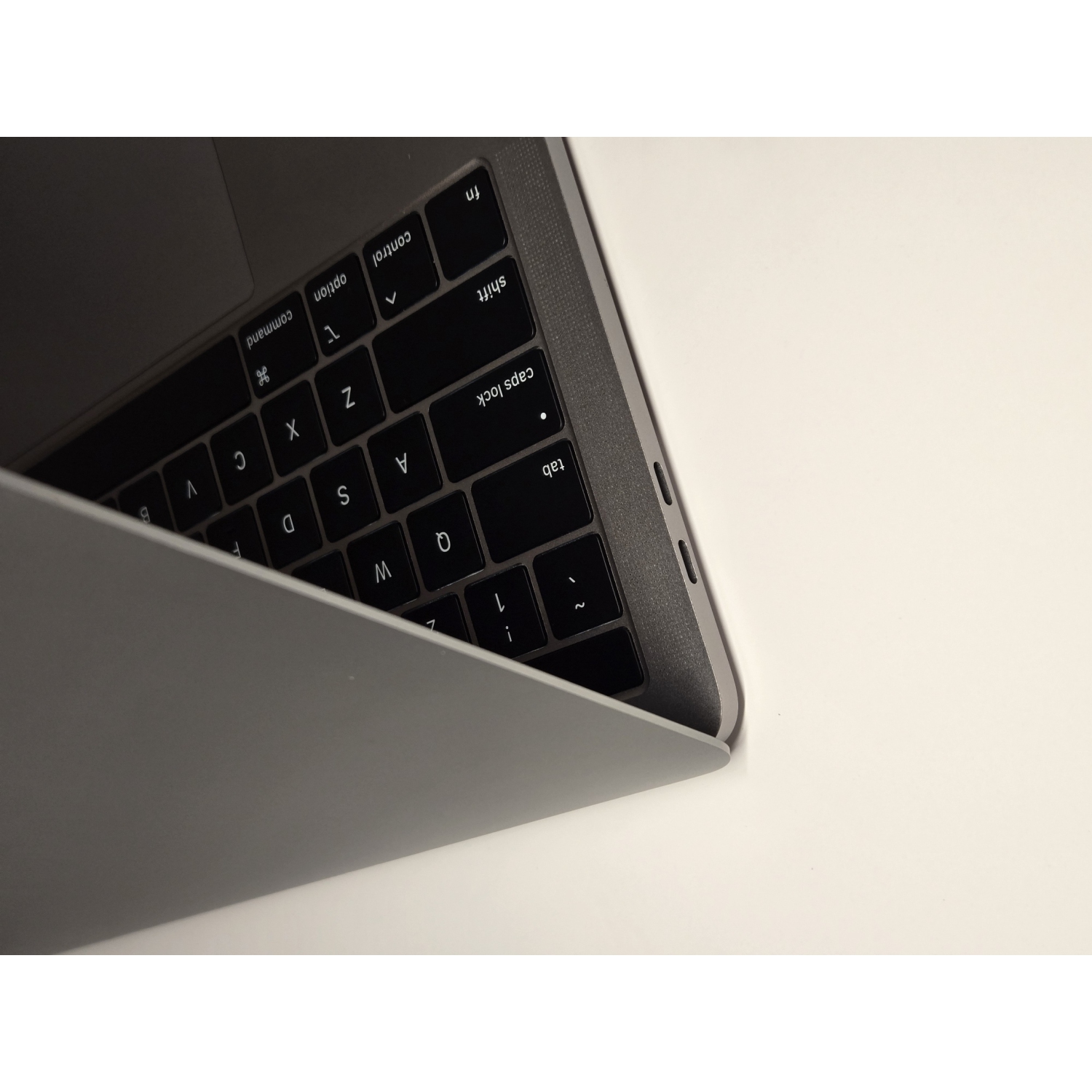 Refurbished (Good) Apple MacBook Pro 2019 13 Refurbished (Good) Apple MacBook Pro 2019 13