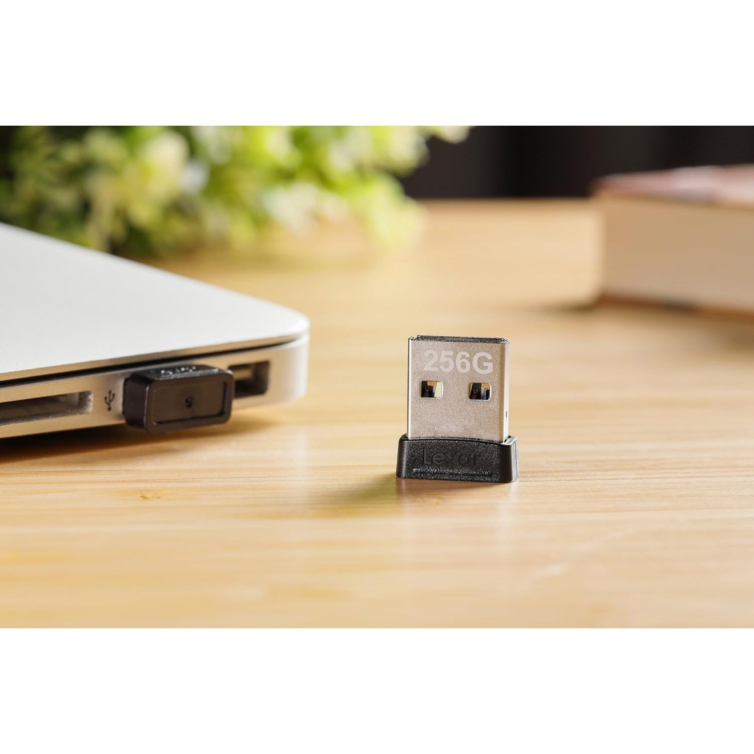 Lexar - JumpDrive S47 Extra-Thin USB 3.1 Flash Drive, Up to 250 MB/s Reading, 64GB Capacity